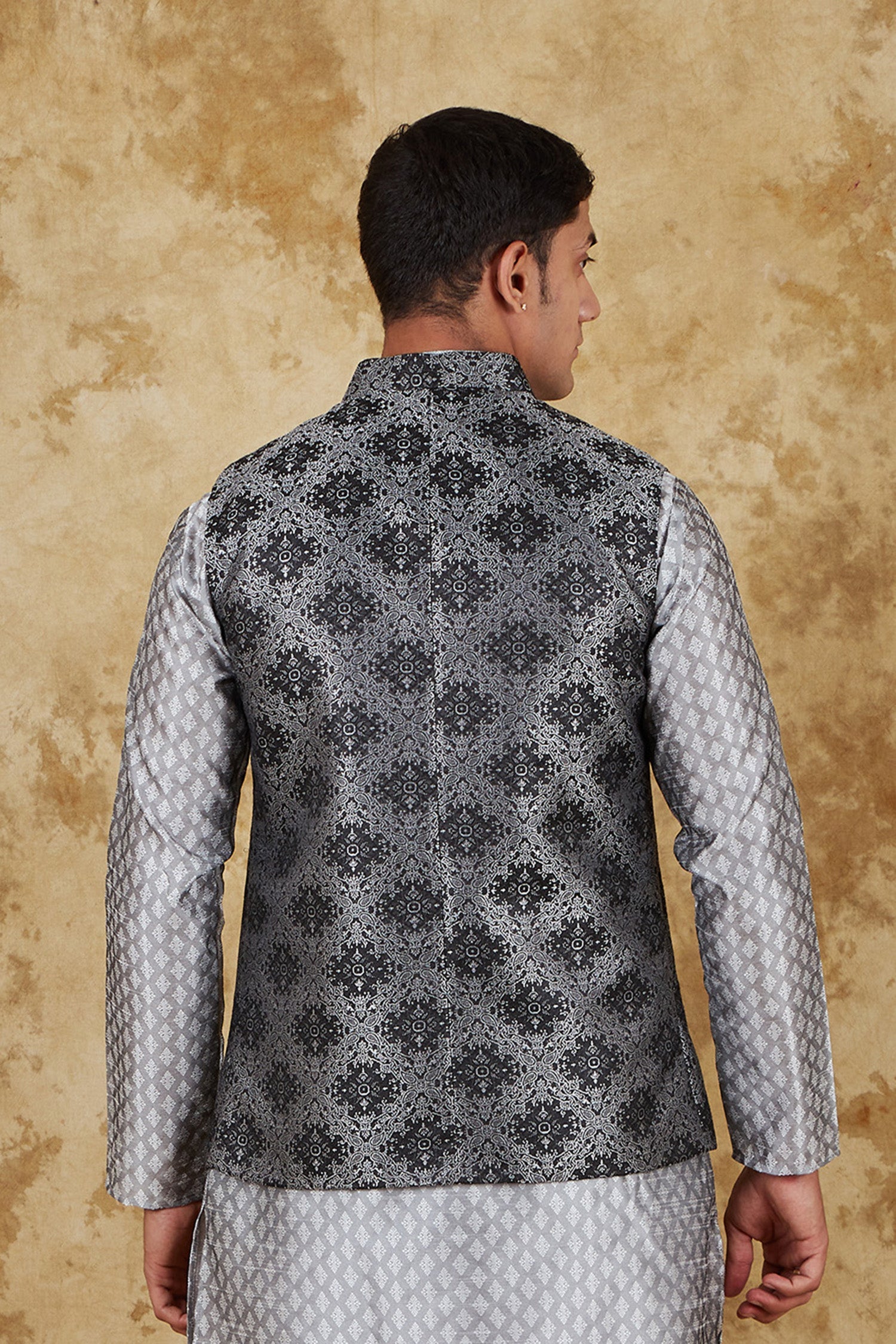 Bluesaanchi Men's Jacquard Grey Waistcoat | Swadesiicart