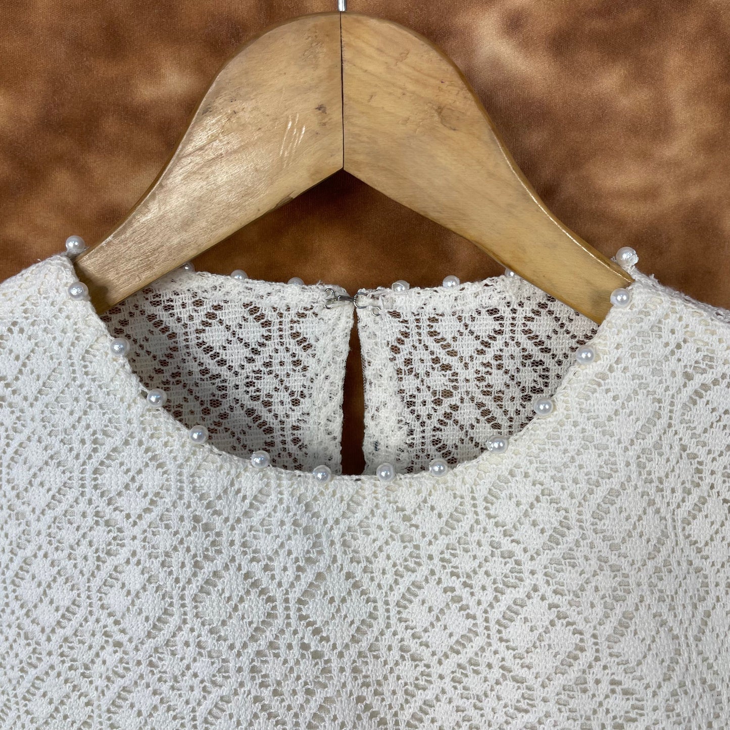 Radiant Glow Cream Coloured Cotton Less Ready to Wear Blouse - kapda Tailor | Swadesiicart