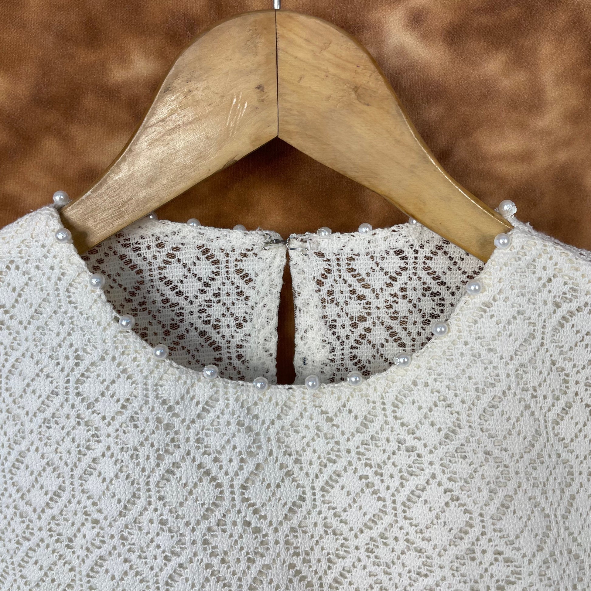 Radiant Glow Cream Coloured Cotton Less Ready to Wear Blouse - kapda Tailor | Swadesiicart