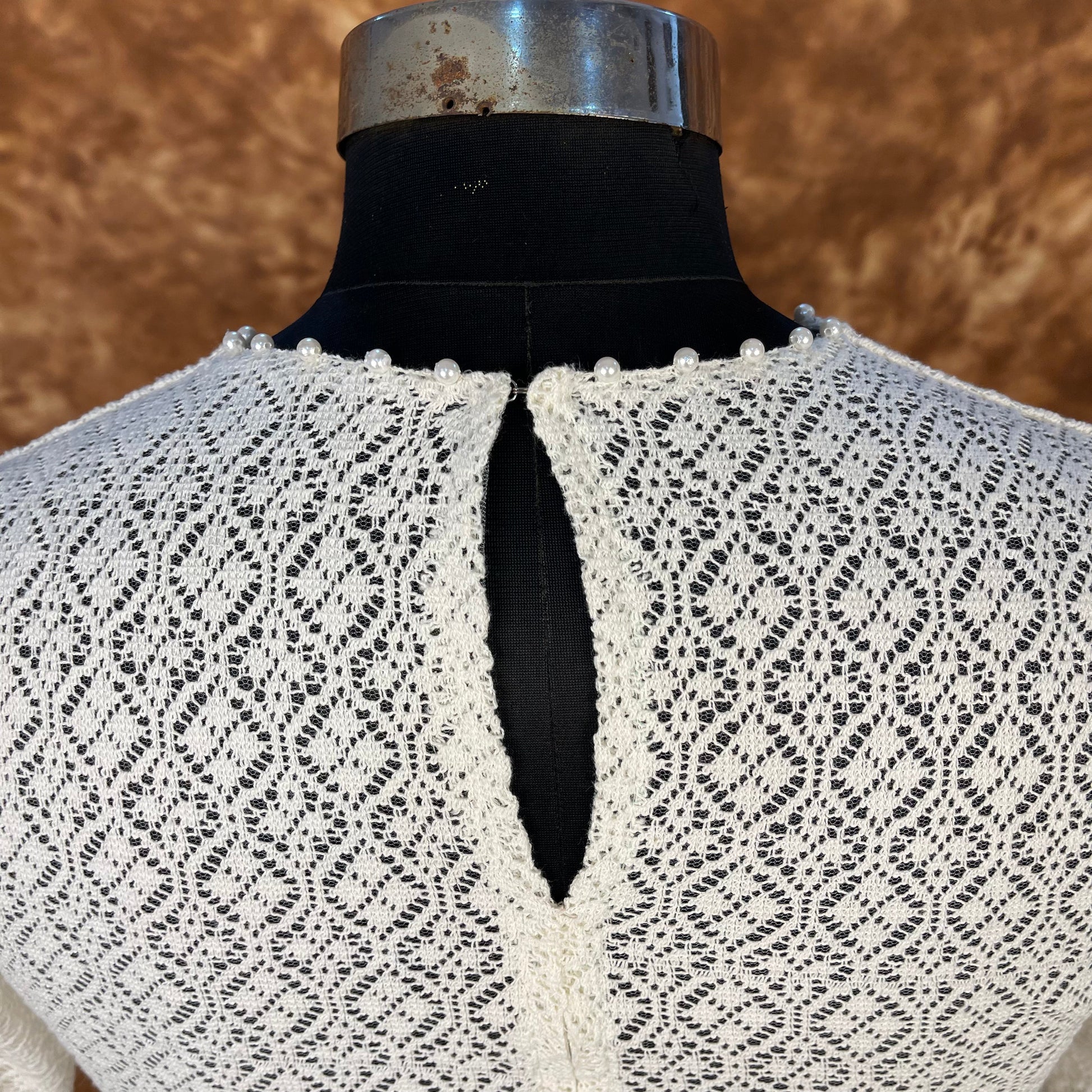 Radiant Glow Cream Coloured Cotton Less Ready to Wear Blouse - kapda Tailor | Swadesiicart