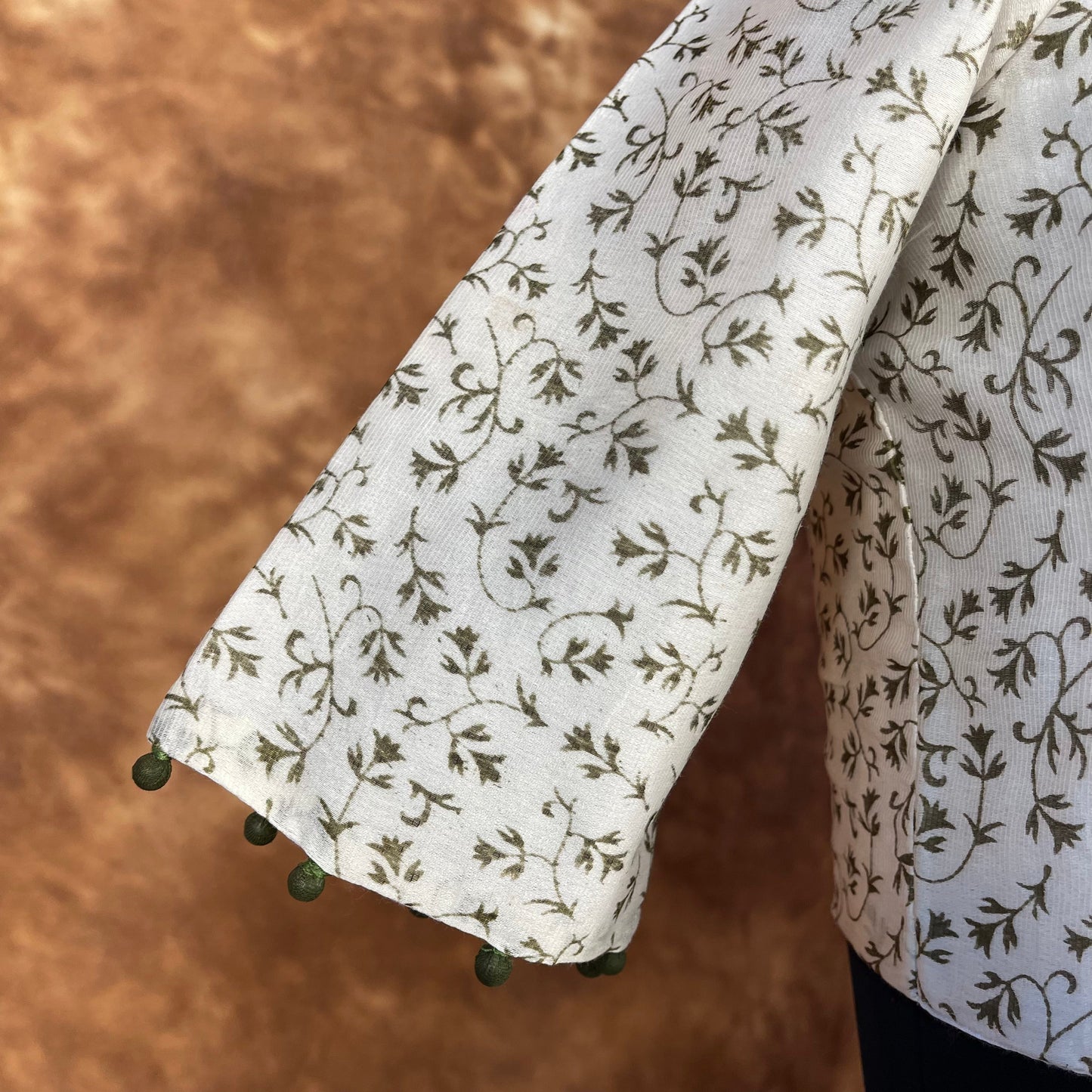 Scenic Holocaust Off White Coloured Chanderi Cotton Printed Ready to Wear Blouse - kapda Tailor | Swadesiicart