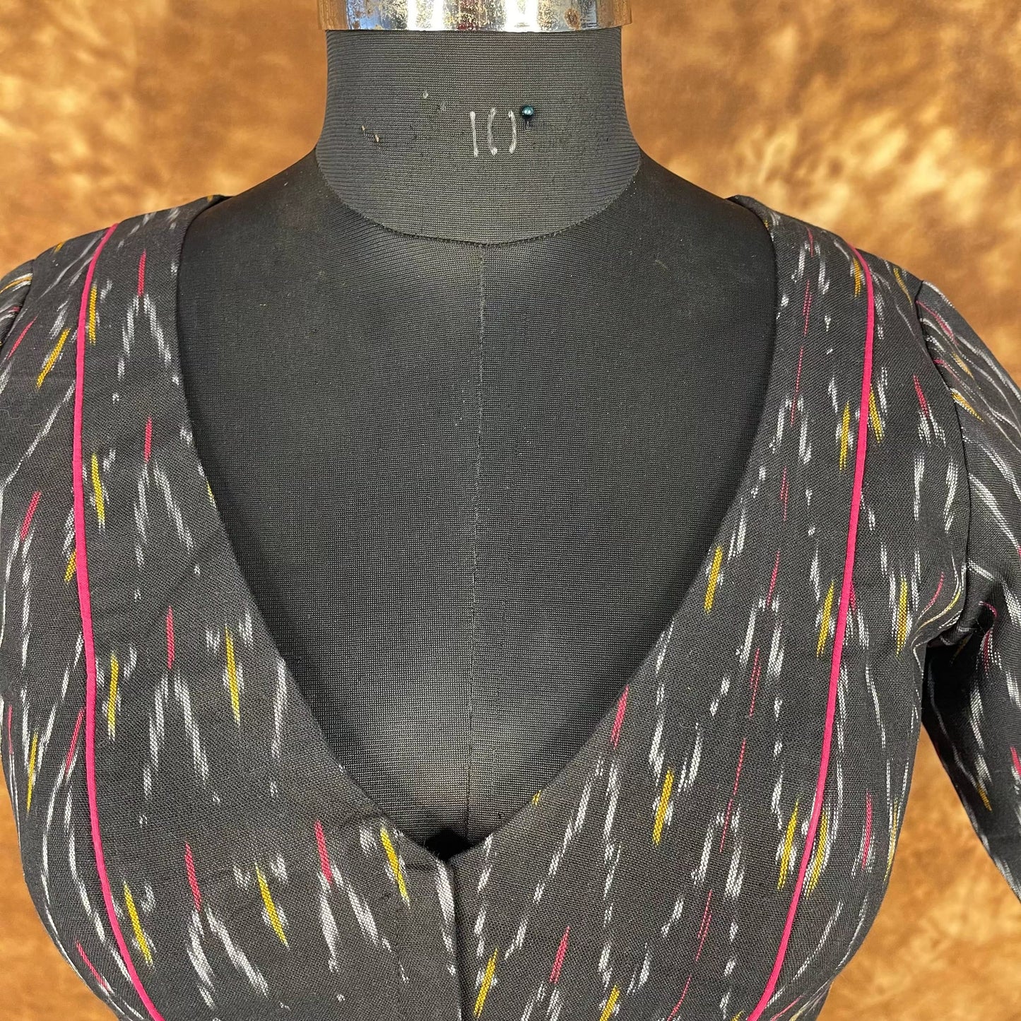 Ikat Riwayaat Black Coloured Ikat Cotton Ready to Wear Blouse - kapda Tailor | Swadesiicart