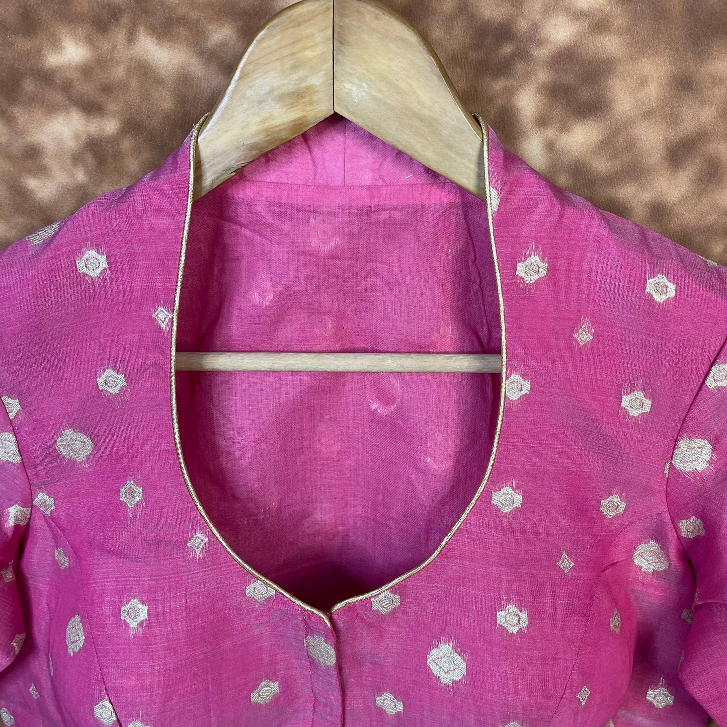 Mann Mohanaa Pink Coloured Chanderi Broket Ready to Wear Blouse - kapda Tailor | Swadesiicart