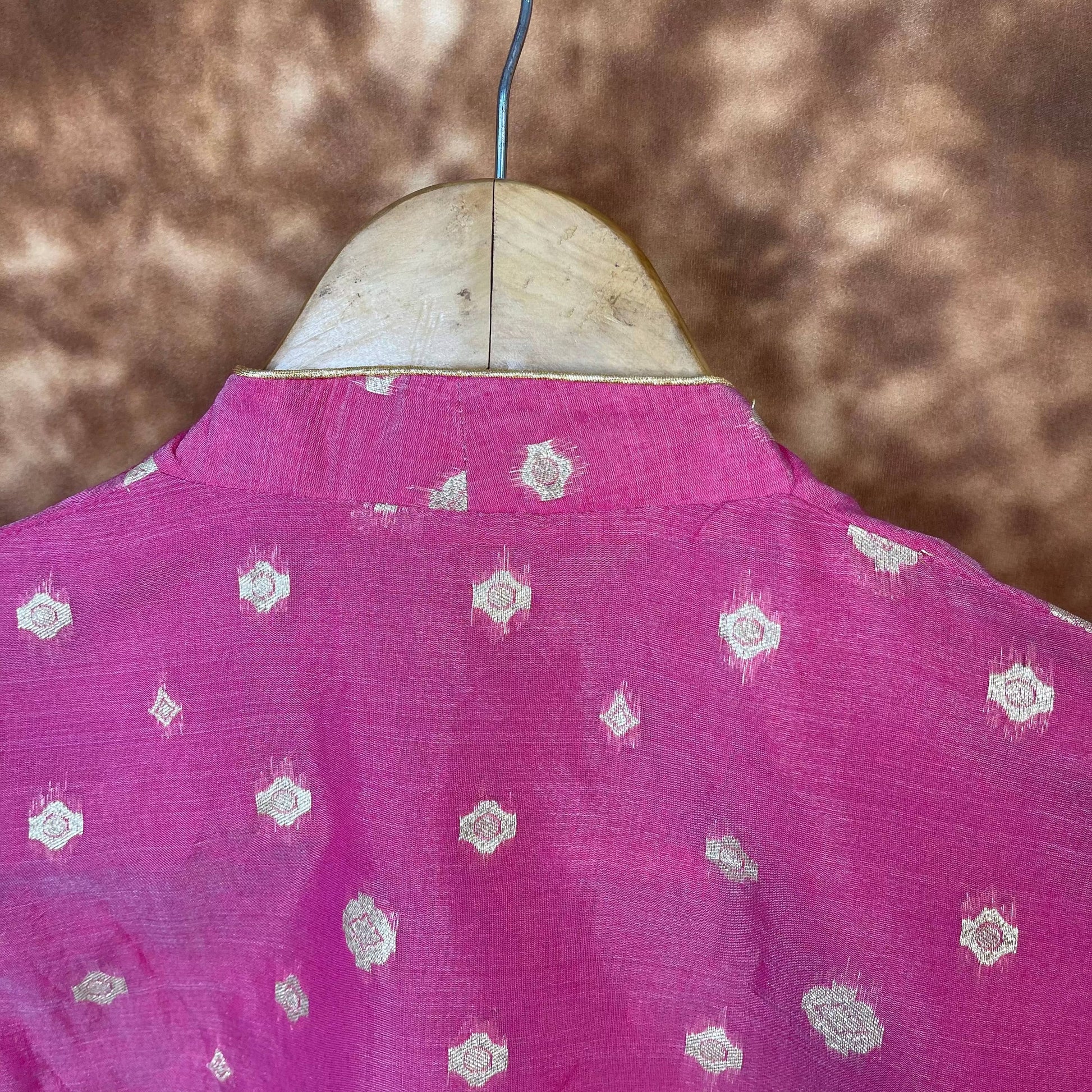 Mann Mohanaa Pink Coloured Chanderi Broket Ready to Wear Blouse - kapda Tailor | Swadesiicart