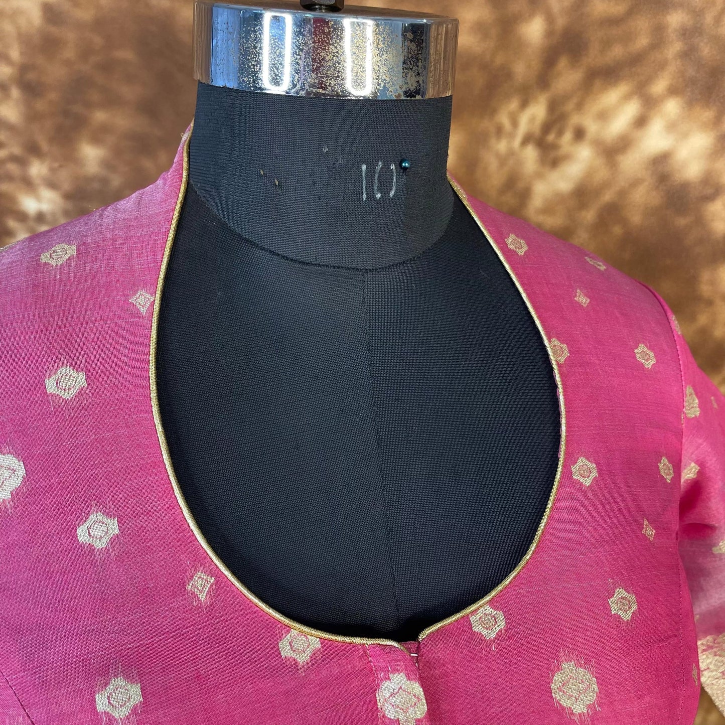 Mann Mohanaa Pink Coloured Chanderi Broket Ready to Wear Blouse - kapda Tailor | Swadesiicart