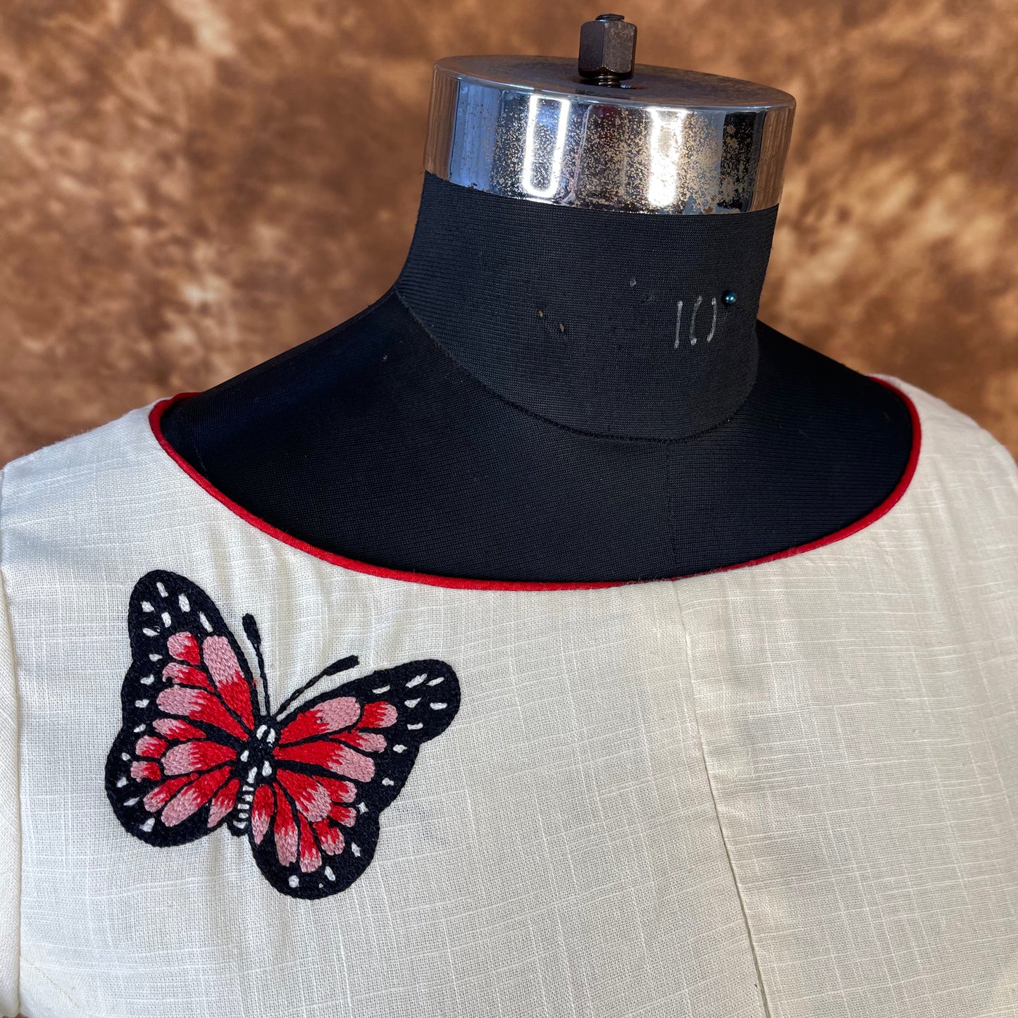 Butterfly Nector Off White Coloured Slub Cotton Ready to Wear Blouse - kapda Tailor | Swadesiicart