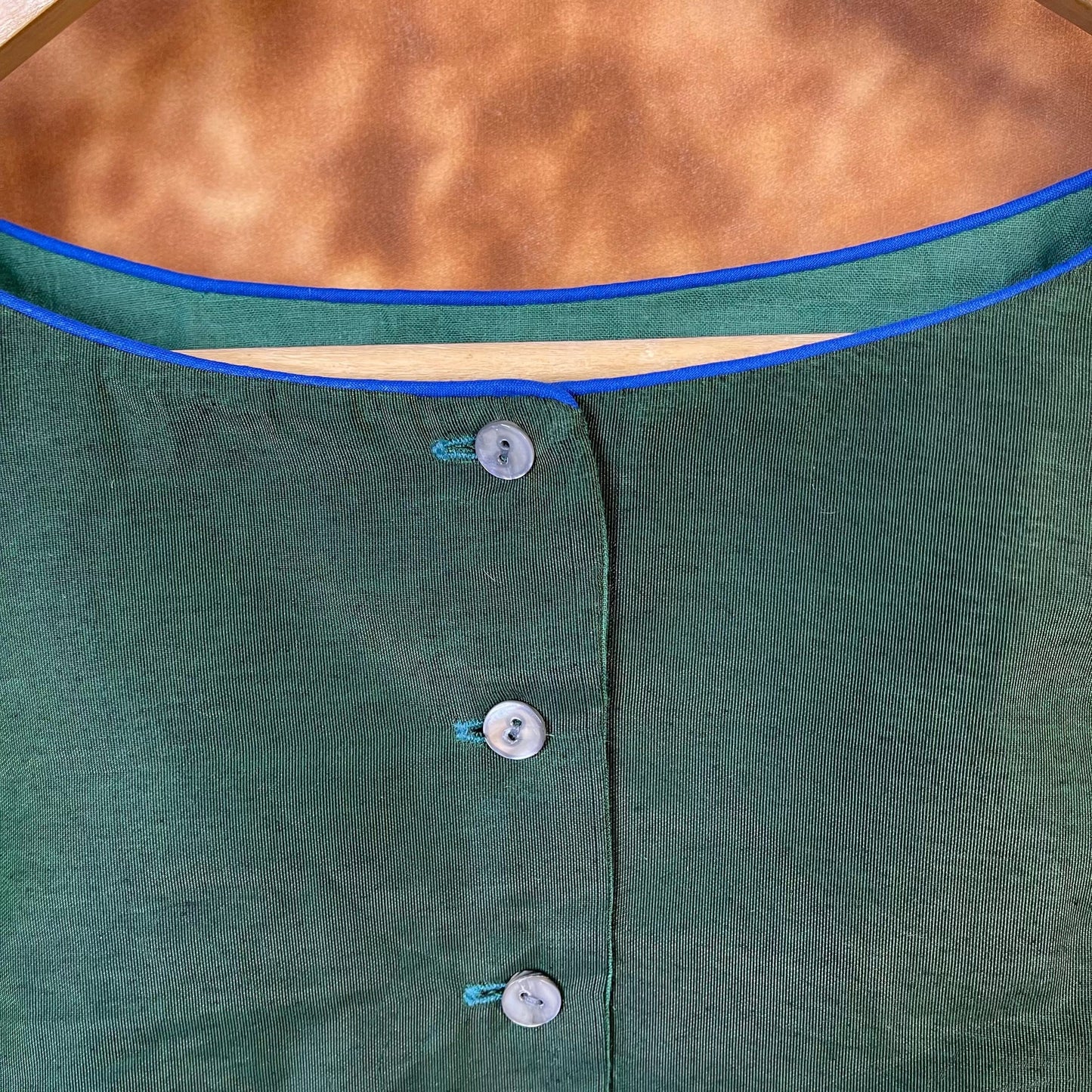 Hari Bhari Zindagi Green Coloured Chanderi Ready to Wear Blouse - kapda Tailor | Swadesiicart