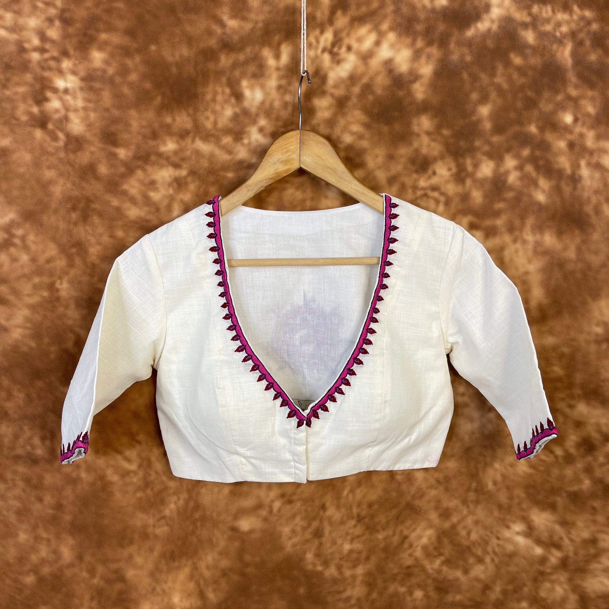 Jumaani Jashn Off White Coloured Slub Cotton Ready to Wear Blouse - kapda Tailor | Swadesiicart