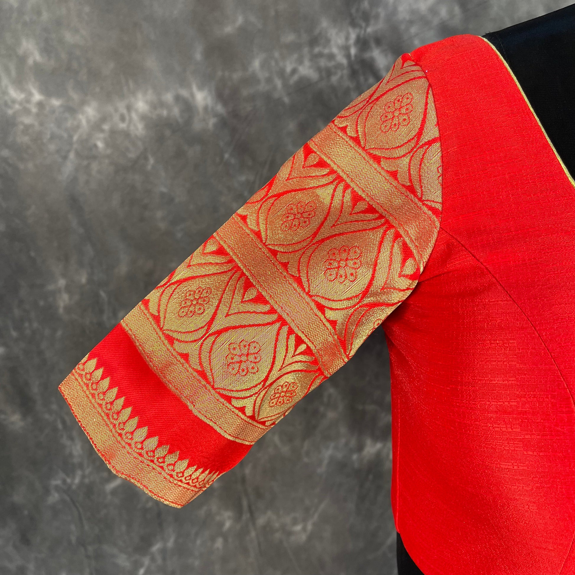 Suhaagan ki Laali Red Coloured Silk /Brocket Ready to Wear Blouse - kapda Tailor | Swadesiicart