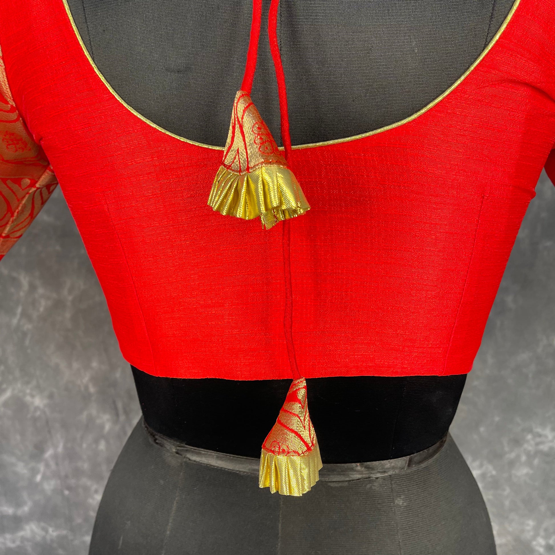 Suhaagan ki Laali Red Coloured Silk /Brocket Ready to Wear Blouse - kapda Tailor | Swadesiicart