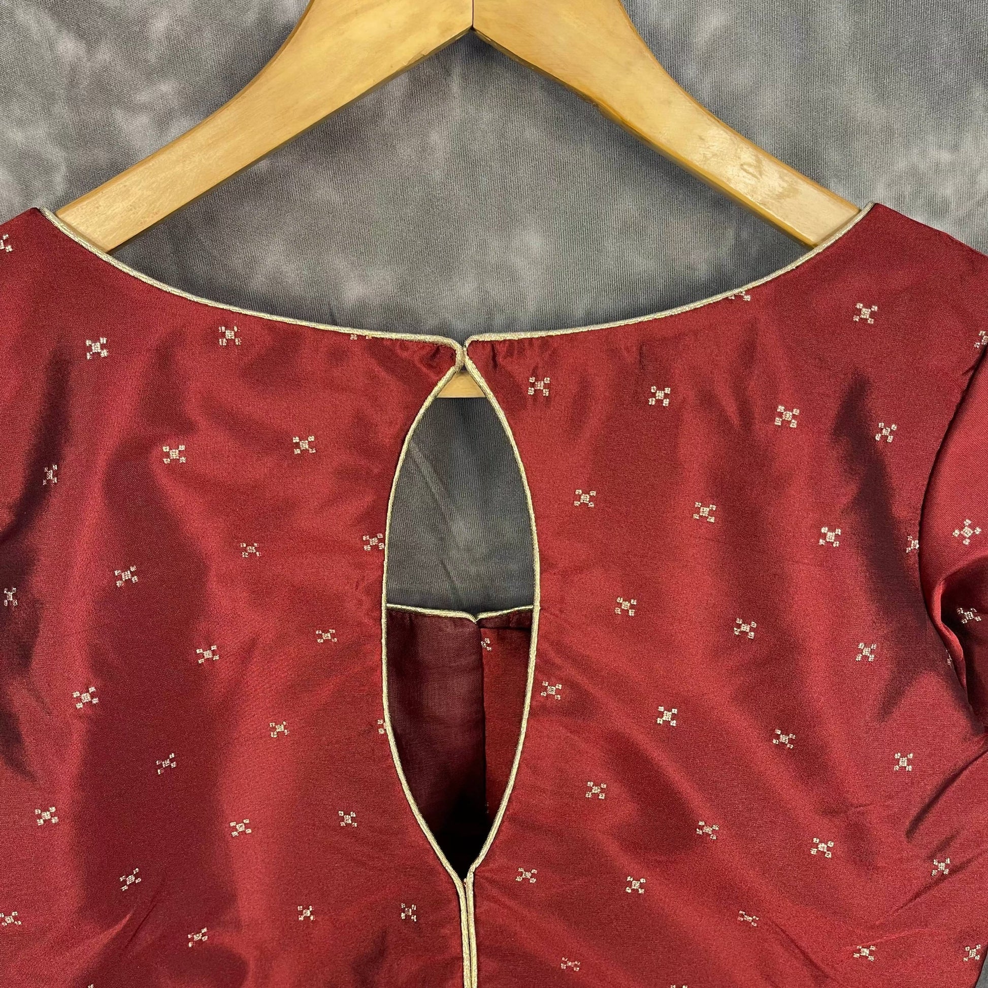 Matargashti Maroon Coloured Silk Ready to Wear Blouse - kapda Tailor | Swadesiicart