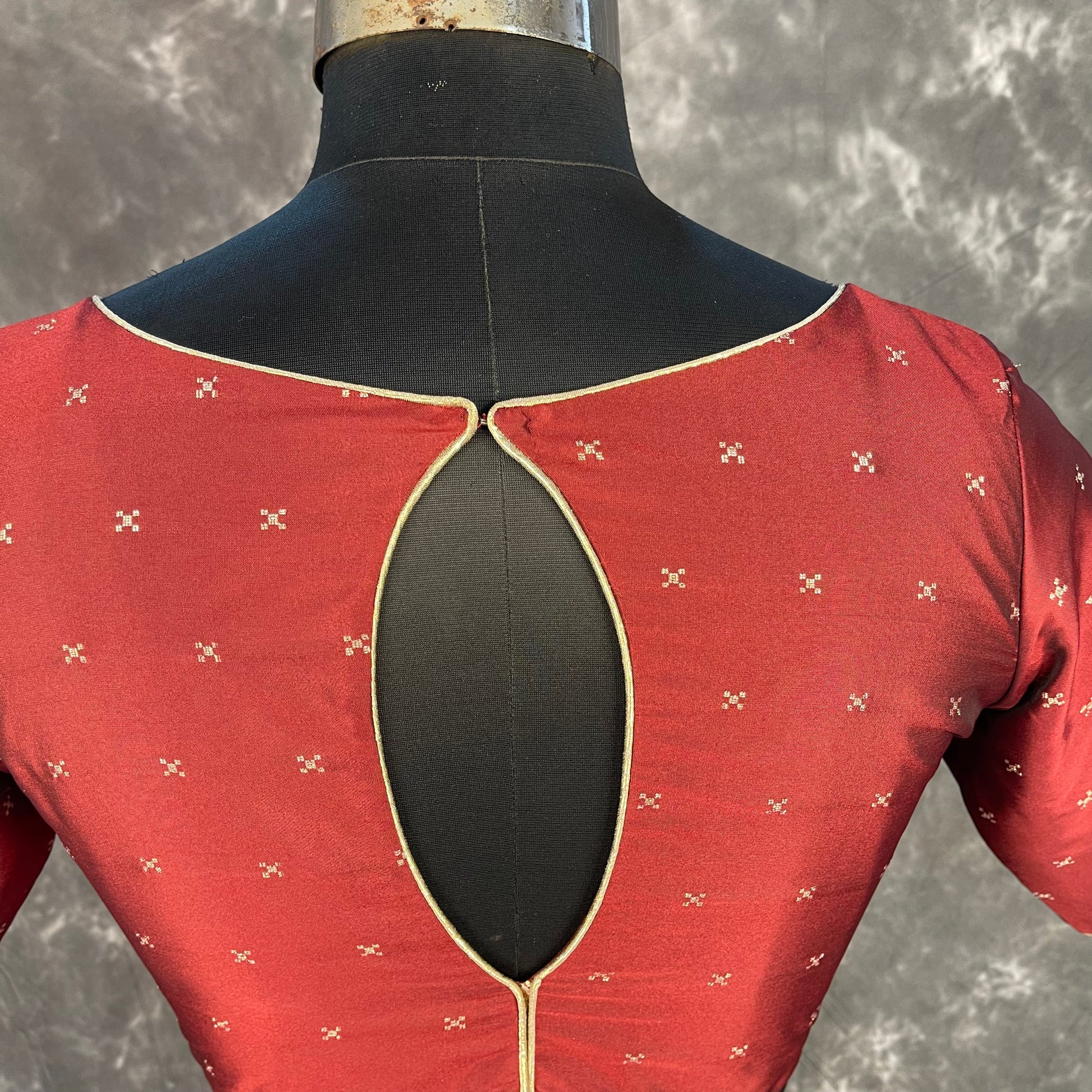 Matargashti Maroon Coloured Silk Ready to Wear Blouse - kapda Tailor | Swadesiicart