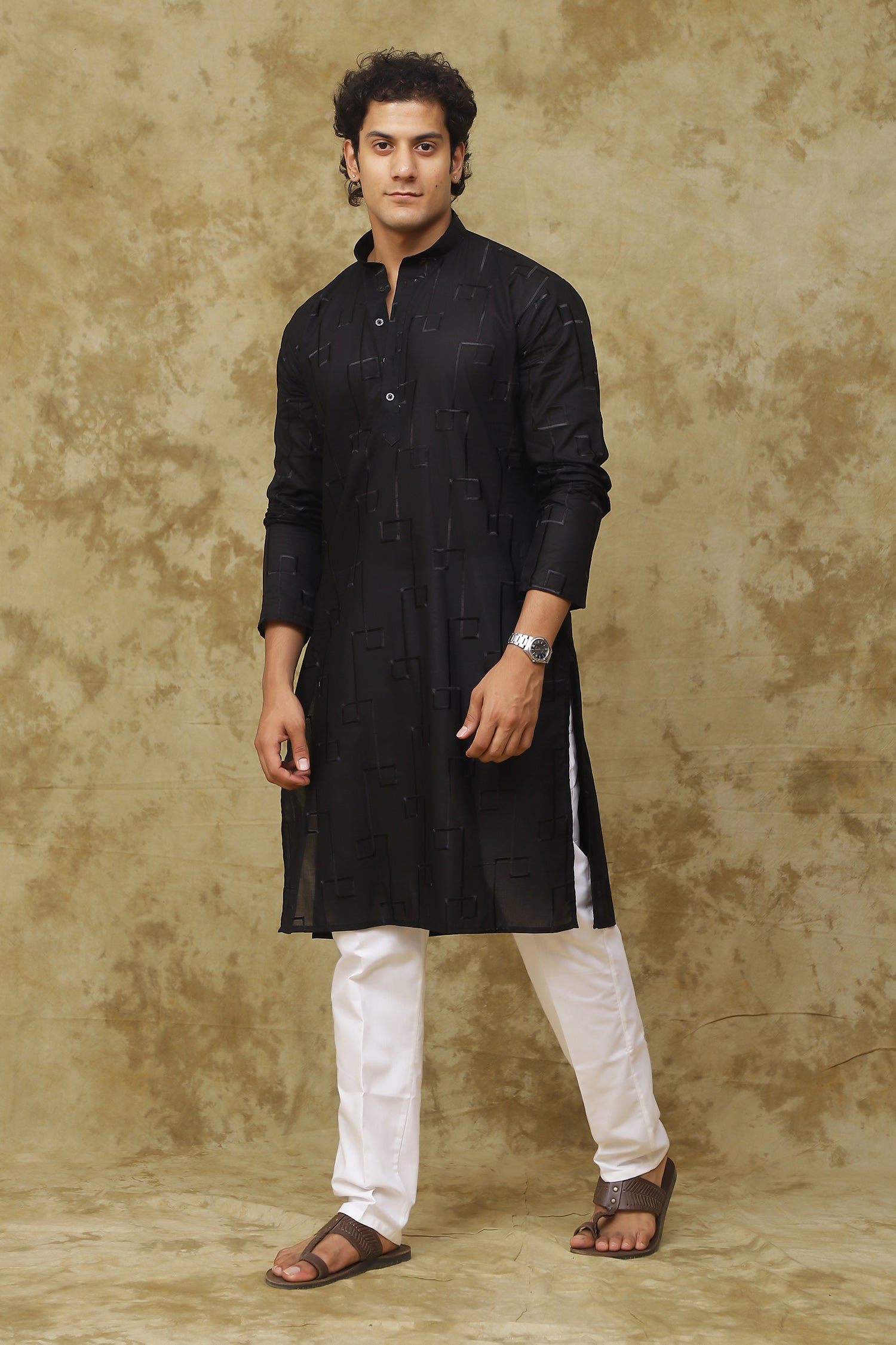 Bluesaanchi Men's Cotton Zari Embroidered Kurta Set - Black | Swadesiicart