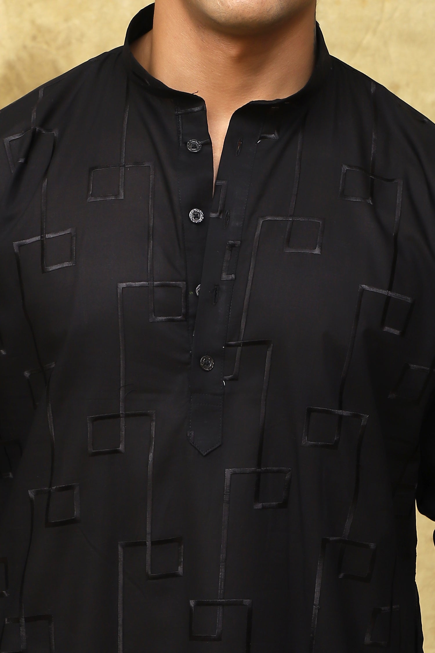 Bluesaanchi Men's Cotton Zari Embroidered Kurta Set - Black | Swadesiicart