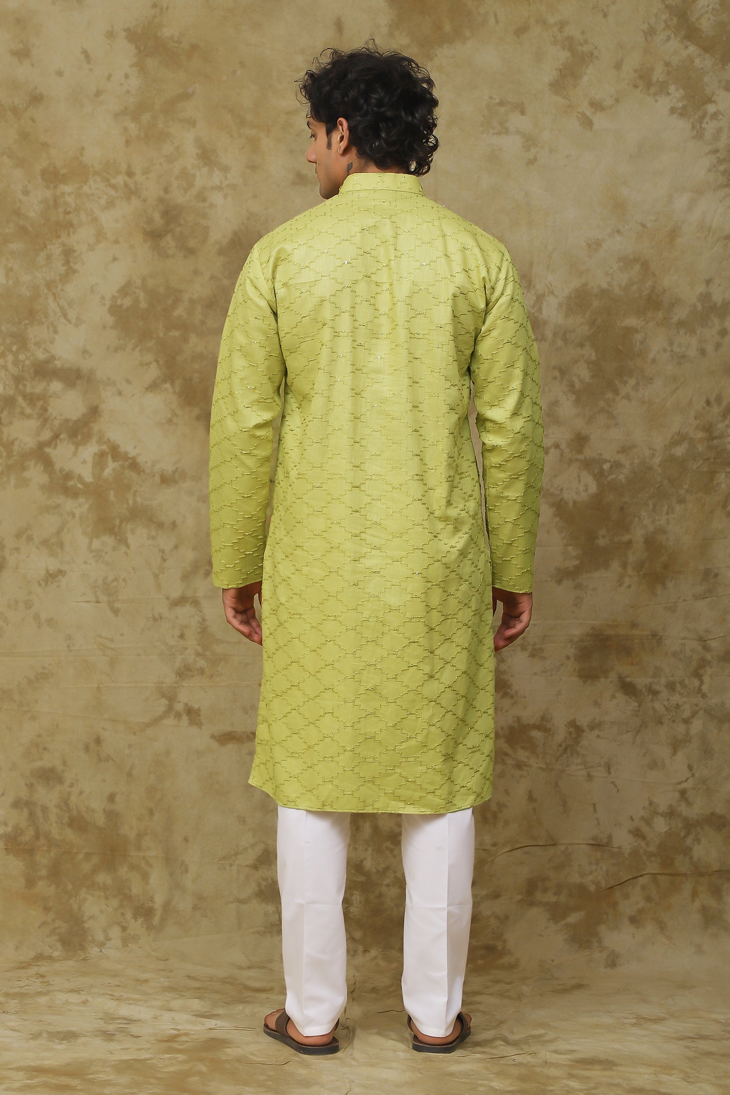 Bluesaanchi Men's Mehendi Brick Zigzag Embroidered Kurta Set | Swadesiicart