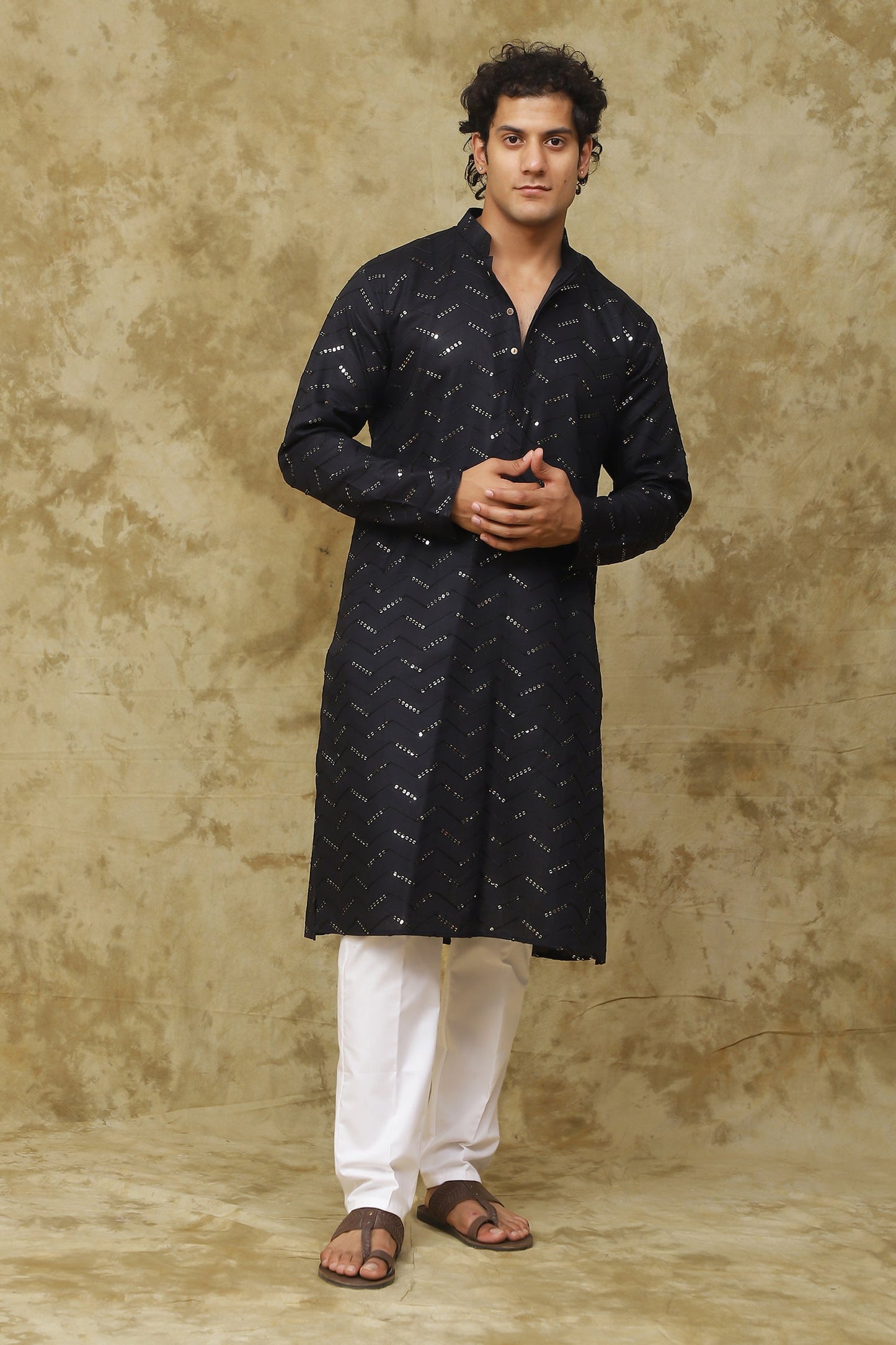 Bluesaanchi Men's Black Zigzag Sequin Kurta Set | Swadesiicart