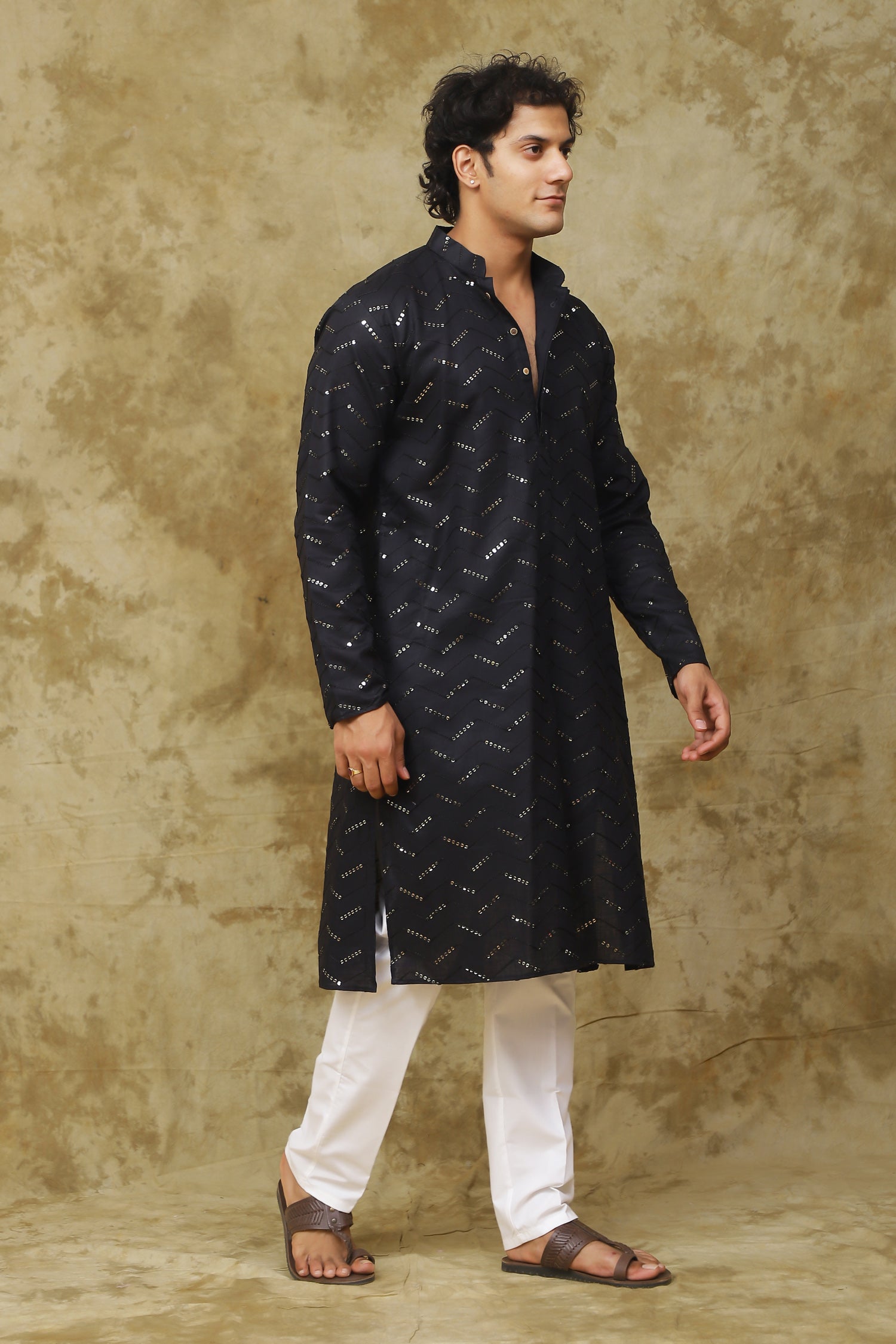 Bluesaanchi Men's Black Zigzag Sequin Kurta Set | Swadesiicart