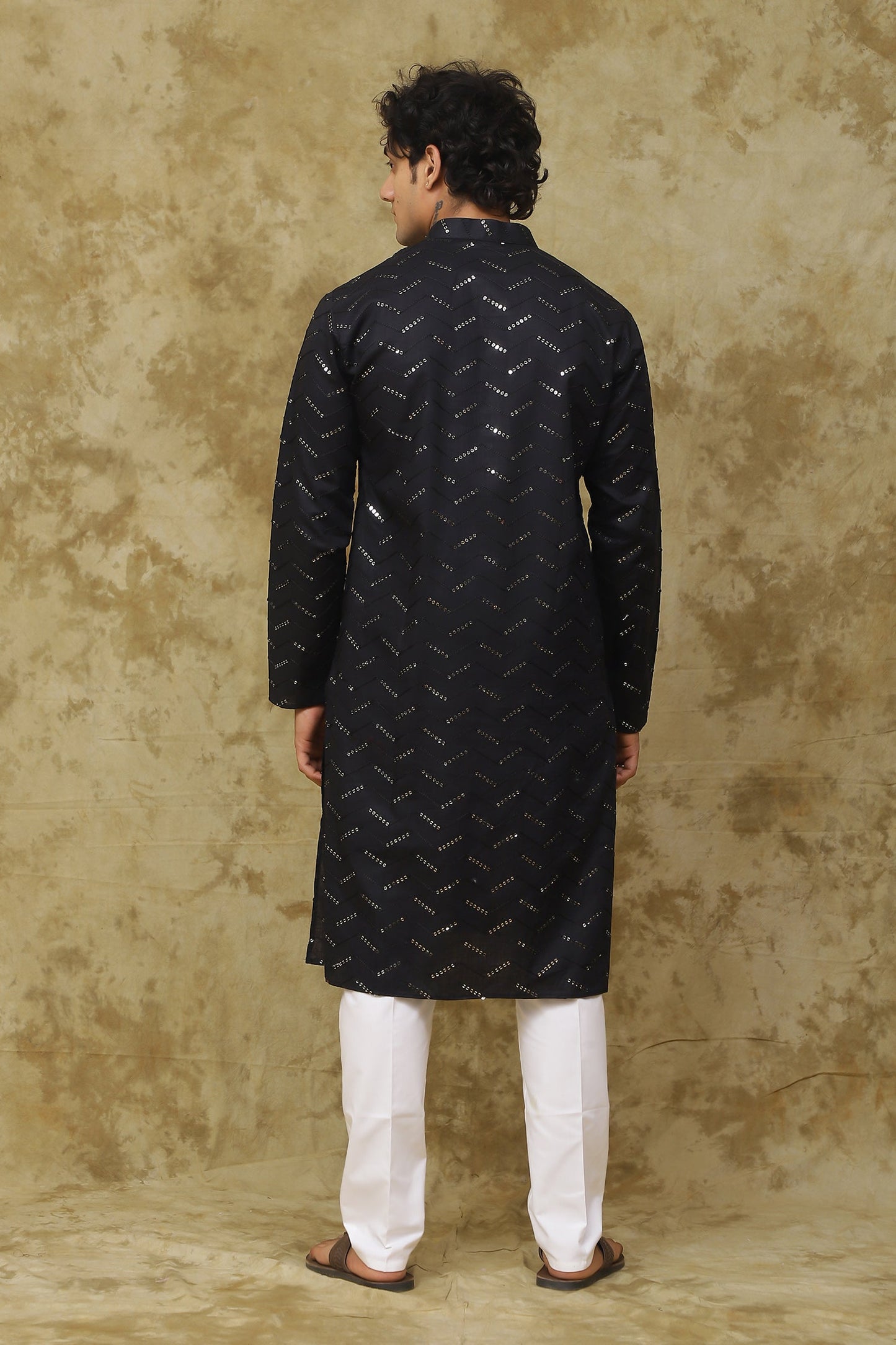 Bluesaanchi Men's Black Zigzag Sequin Kurta Set | Swadesiicart