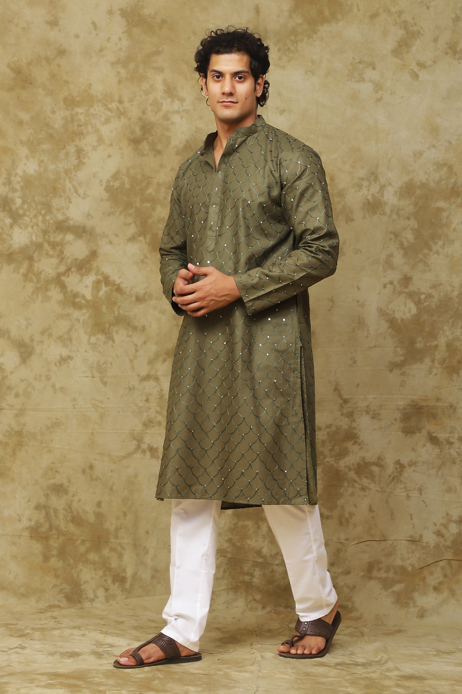 Bluesaanchi Men's Linen Threadwork Kurta Set - Dark Mehendi | Swadesiicart