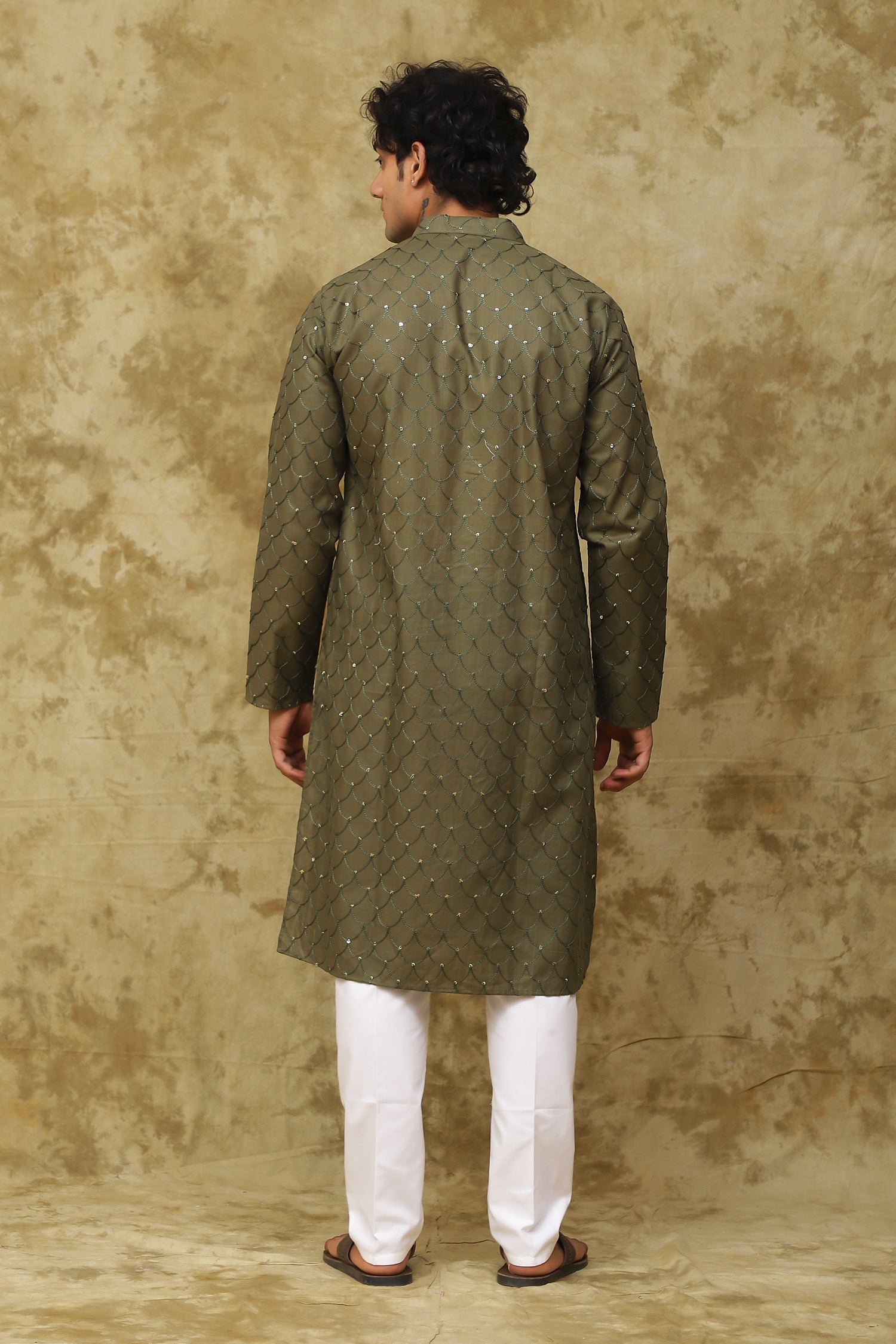 Bluesaanchi Men's Linen Threadwork Kurta Set - Dark Mehendi | Swadesiicart