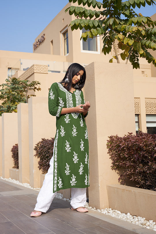 Rangreza Ethnic Liya Chikankari Rayon Kurta Green | Swadesiicart