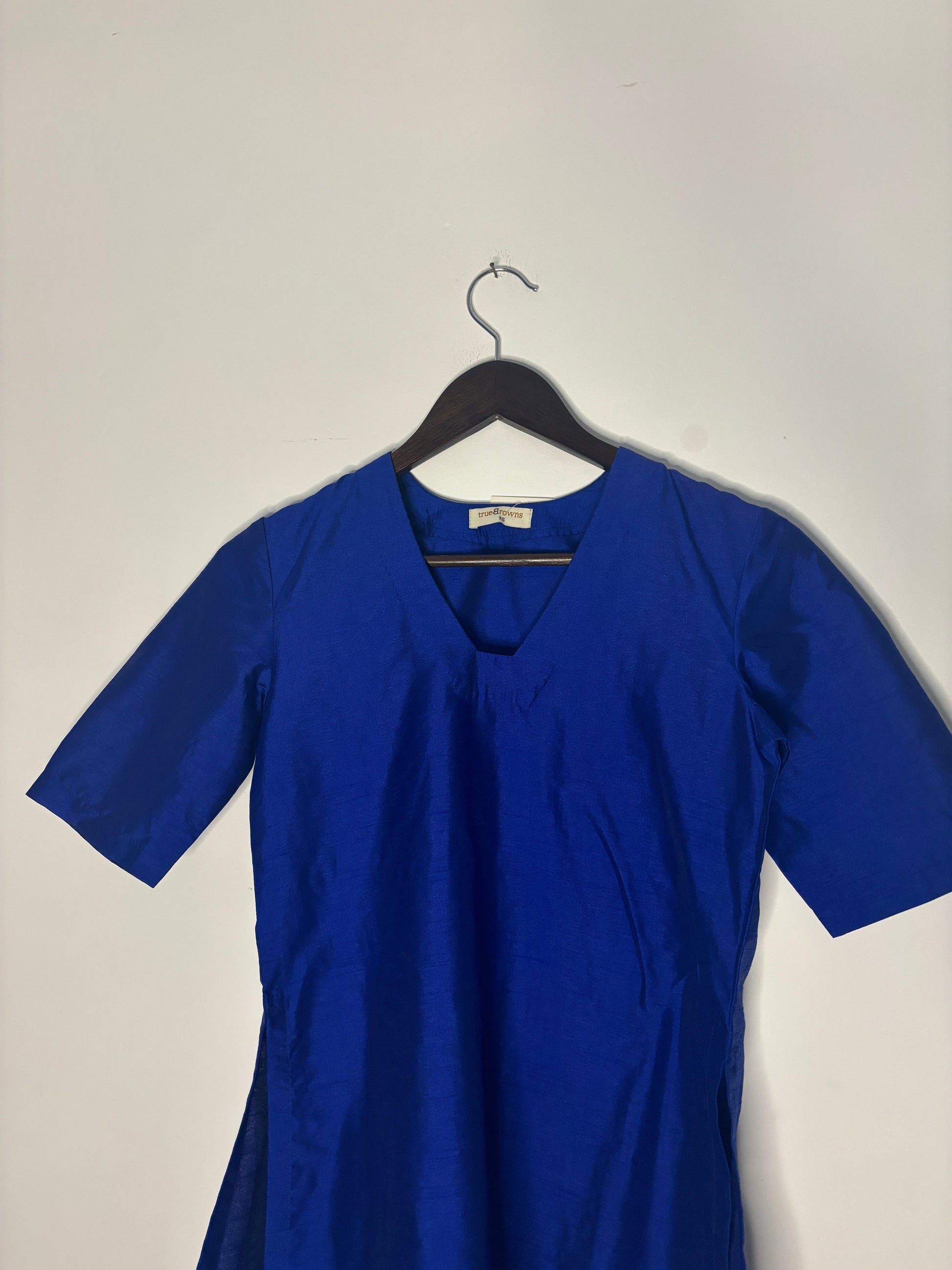 trueBrowns Blue Metallic Top | Swadesiicart