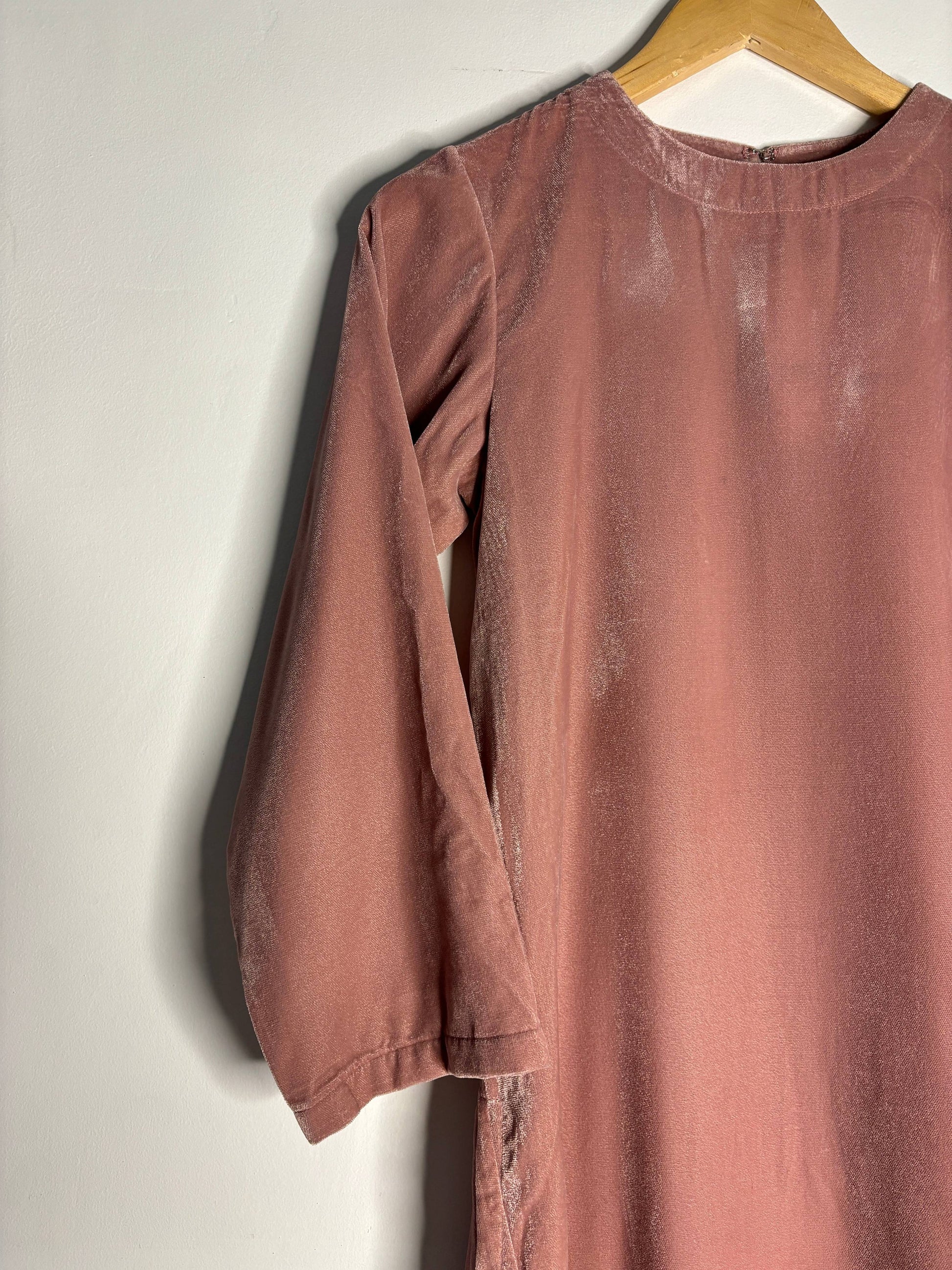 trueBrowns Light Pink Velvet High neck Kurta | Swadesiicart