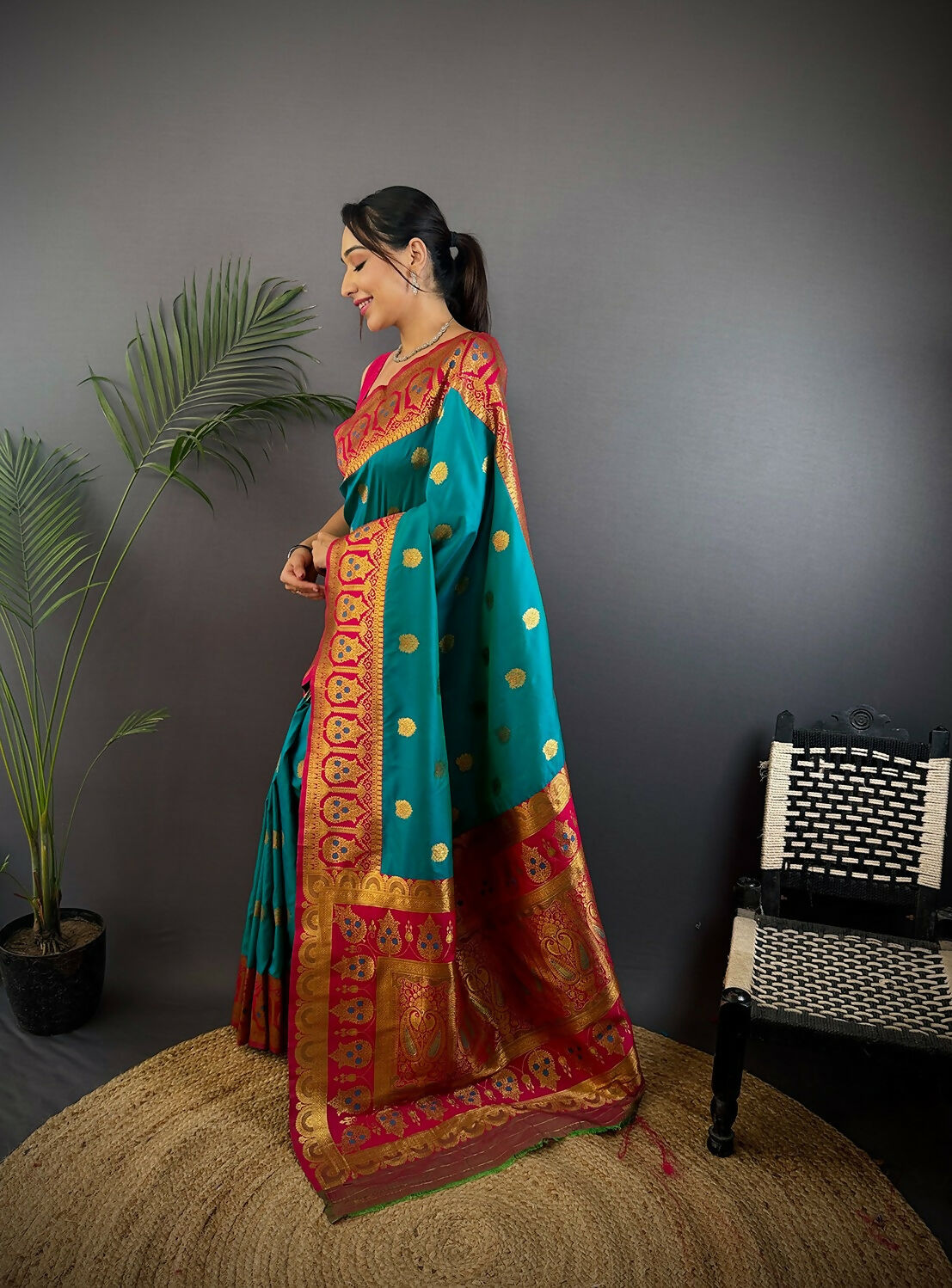 Joban Fashion Red Butti Banarasi Silk Sarees | Swadesiicart
