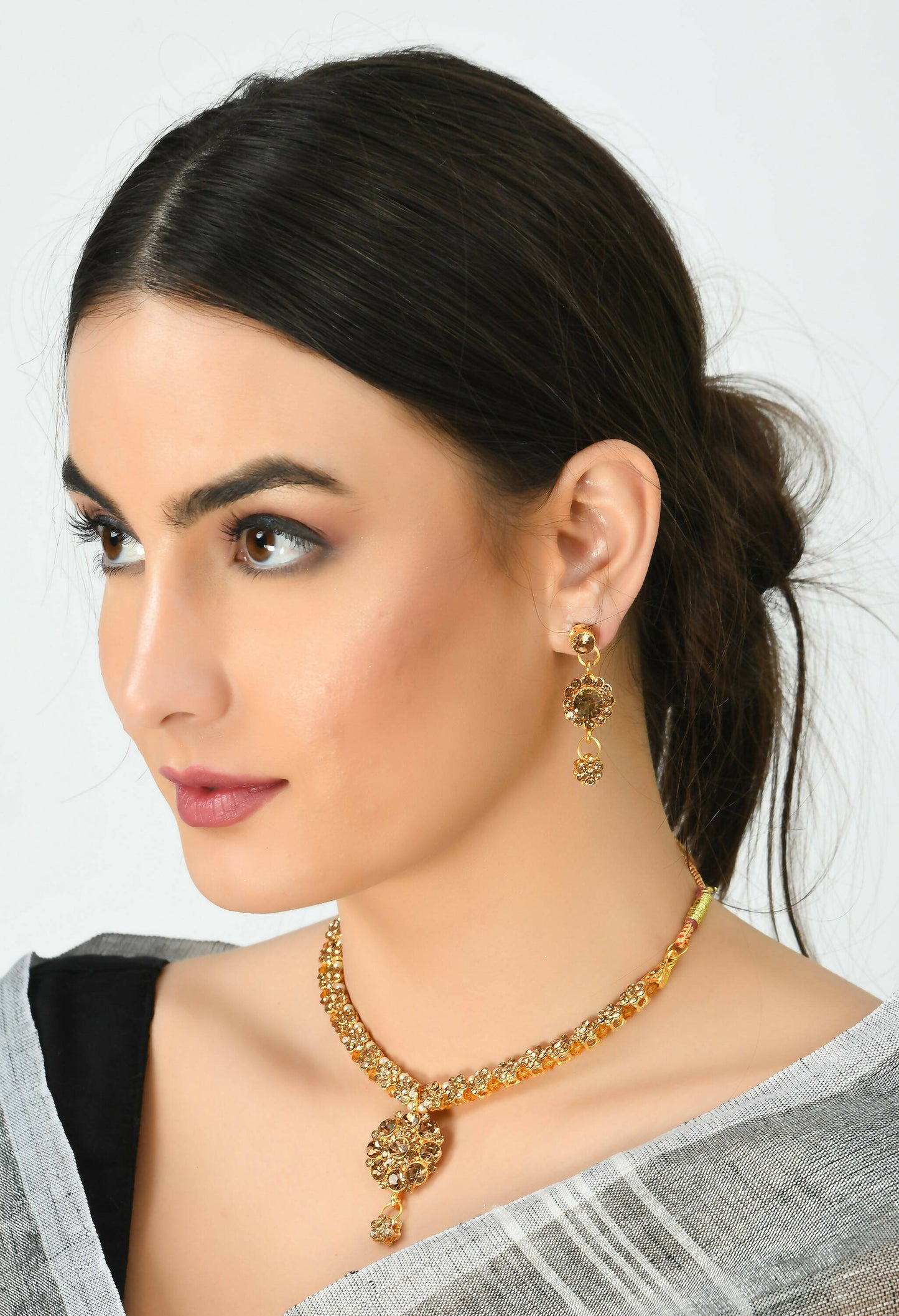 Mominos Fashion Johar Kamal Gold-Polished Brass Finish Stone Choker For Women (Golden) | Swadesiicart
