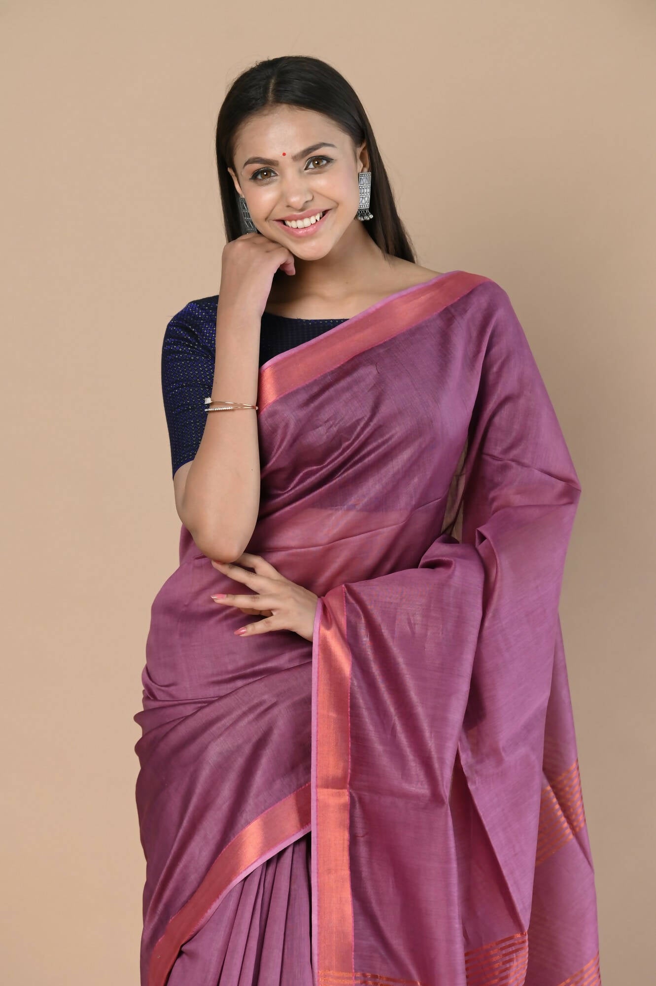 Very Much Indian Handloom Cotton Silk Maheshwari Saree With Sleek Golden Border - Maroon | Swadesiicart