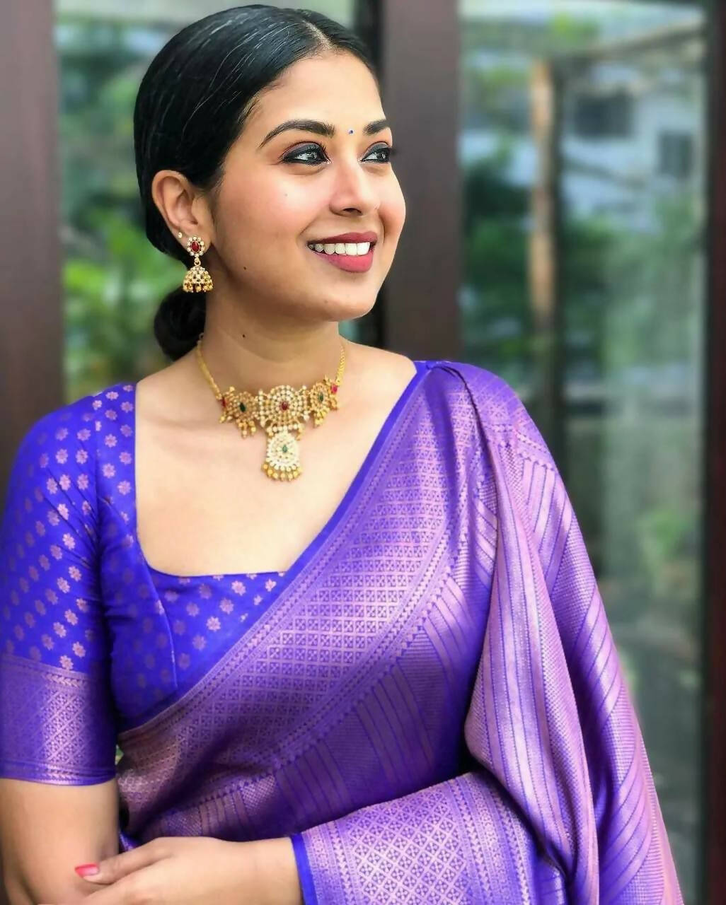 DEIANA'S Beautiful Designer Golden zari Soft Lichi Silk Saree - Royal Blue - Swadesiicart