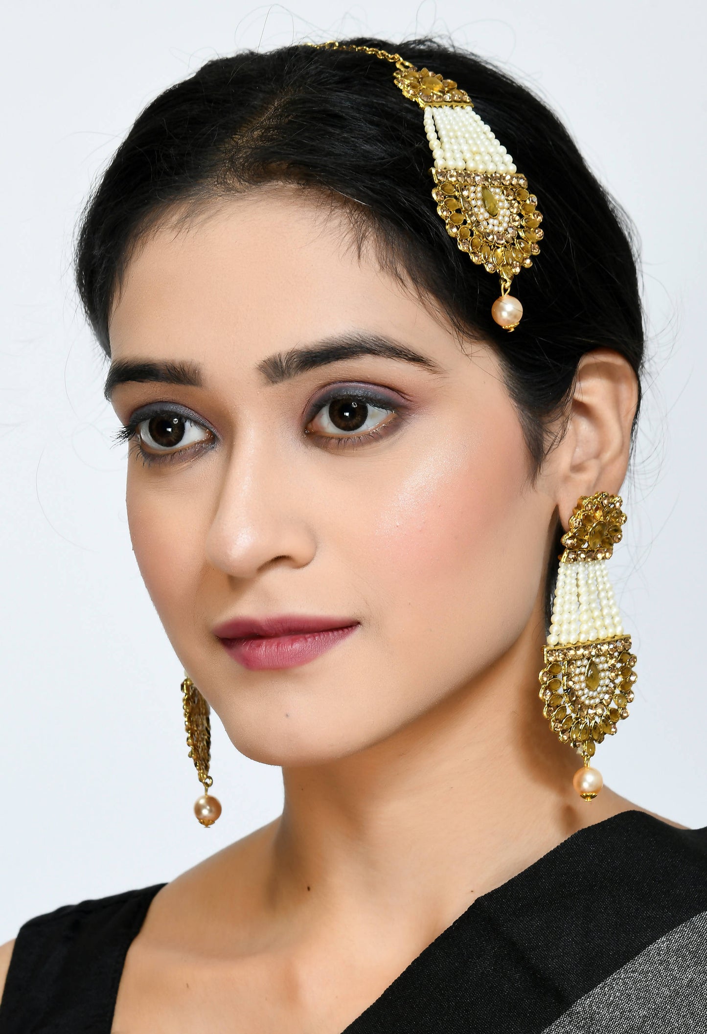 Mominos Fashion Johar Kamal Golden Kundan & Pearls Earrings With Tikka - Swadesiicart