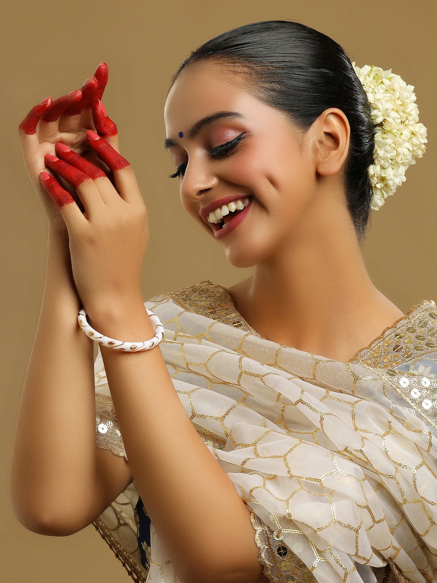 Ruby Raang White Traditional Bangle | Swadesiicart