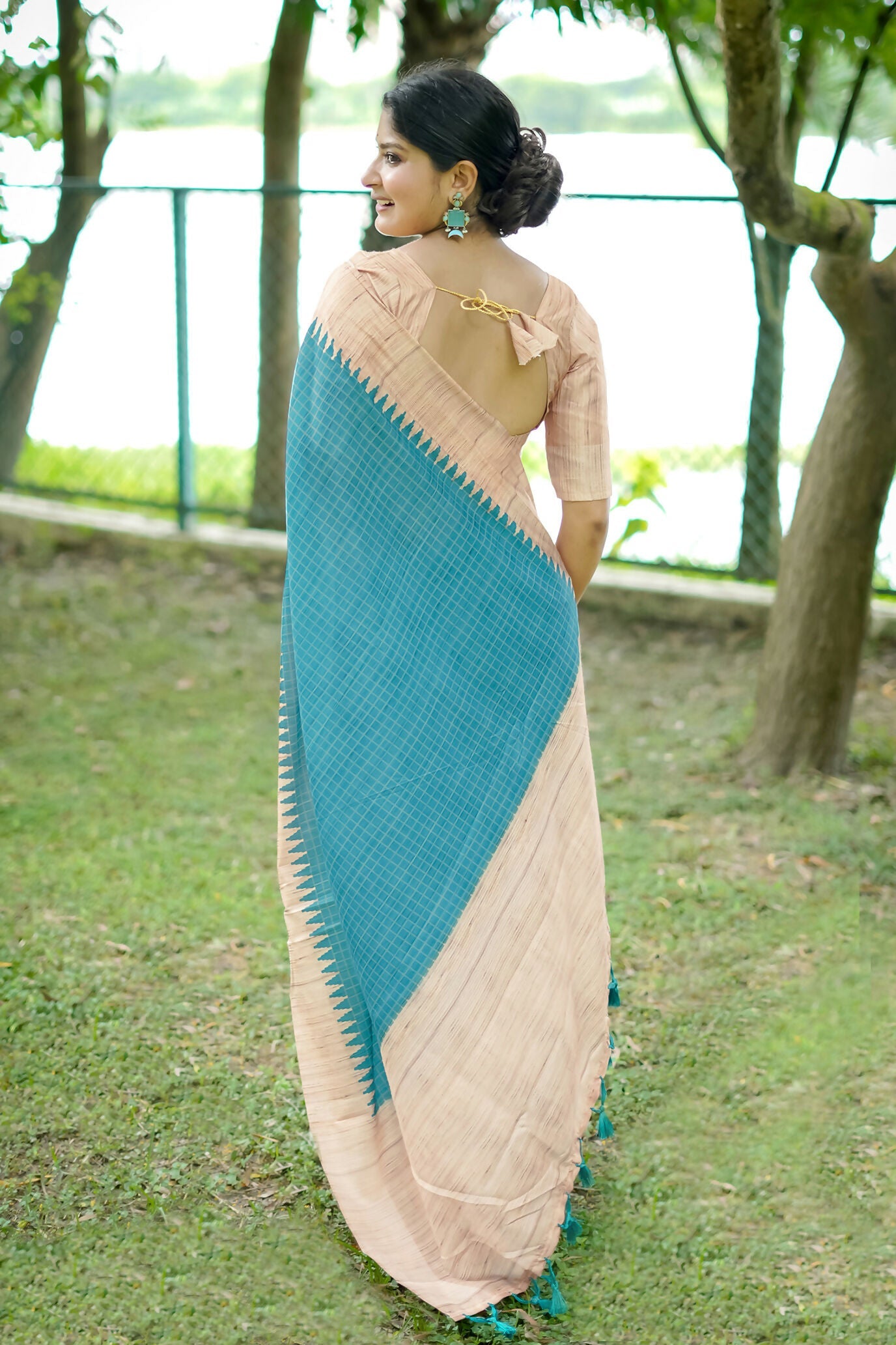 Vishnu Weaves Women's Firozi Tussar Silk Woven Saree with Blouse - Swadesiicart