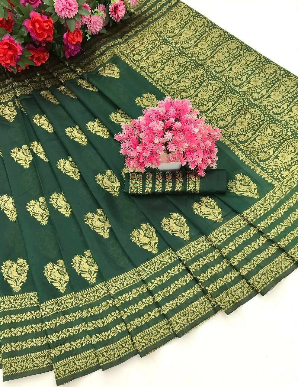 DEIANA'S Beautiful Designer Golden zari Soft Lichi Silk Saree - Green - Swadesiicart