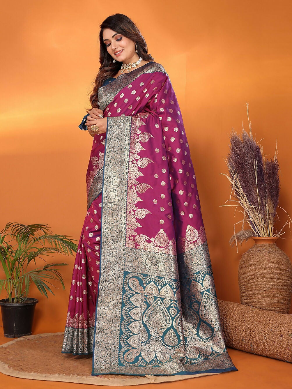 Joban Fashion Banarasi Magenta Woven Soft Silk Saree | Swadesiicart
