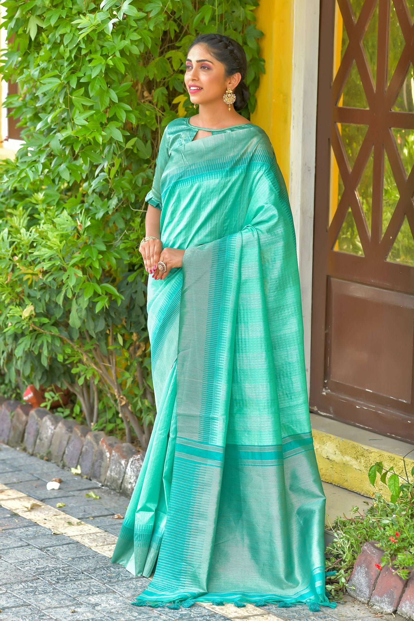 Vishnu Weaves Women's Sea Green South Silk Zari Woven Saree with Unstitched Blouse - Swadesiicart