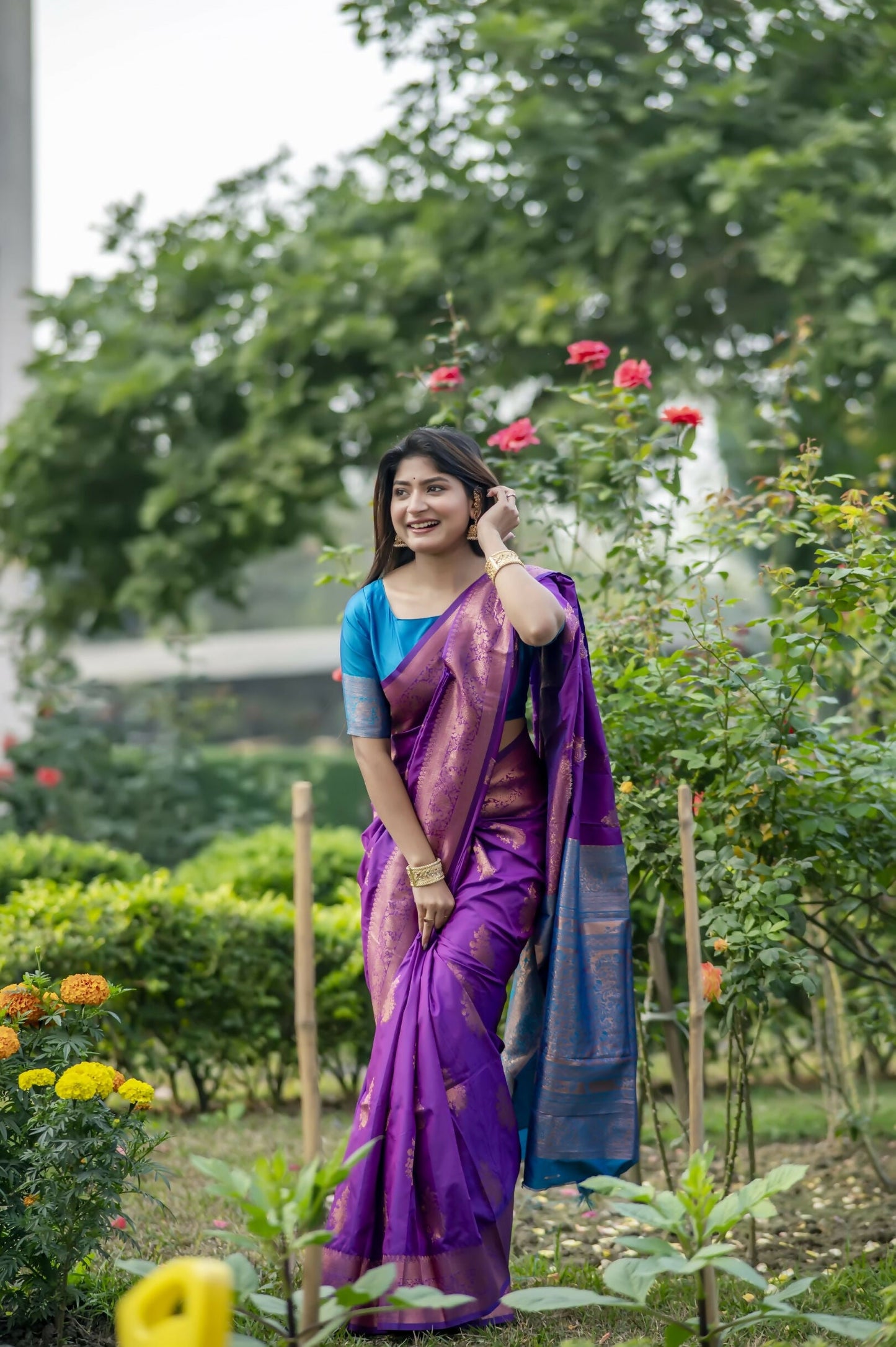 Vishnu Weaves Women's Purple Banarasi Silk Saree with Blouse - Swadesiicart