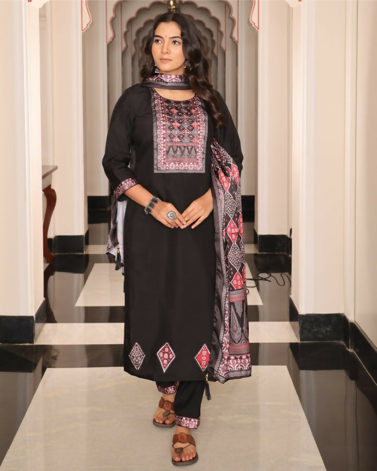 Jyoti Fashion Women's Black Viscos Simmer Hand Work with Floral Printed Kurta Set | Swadesiicart