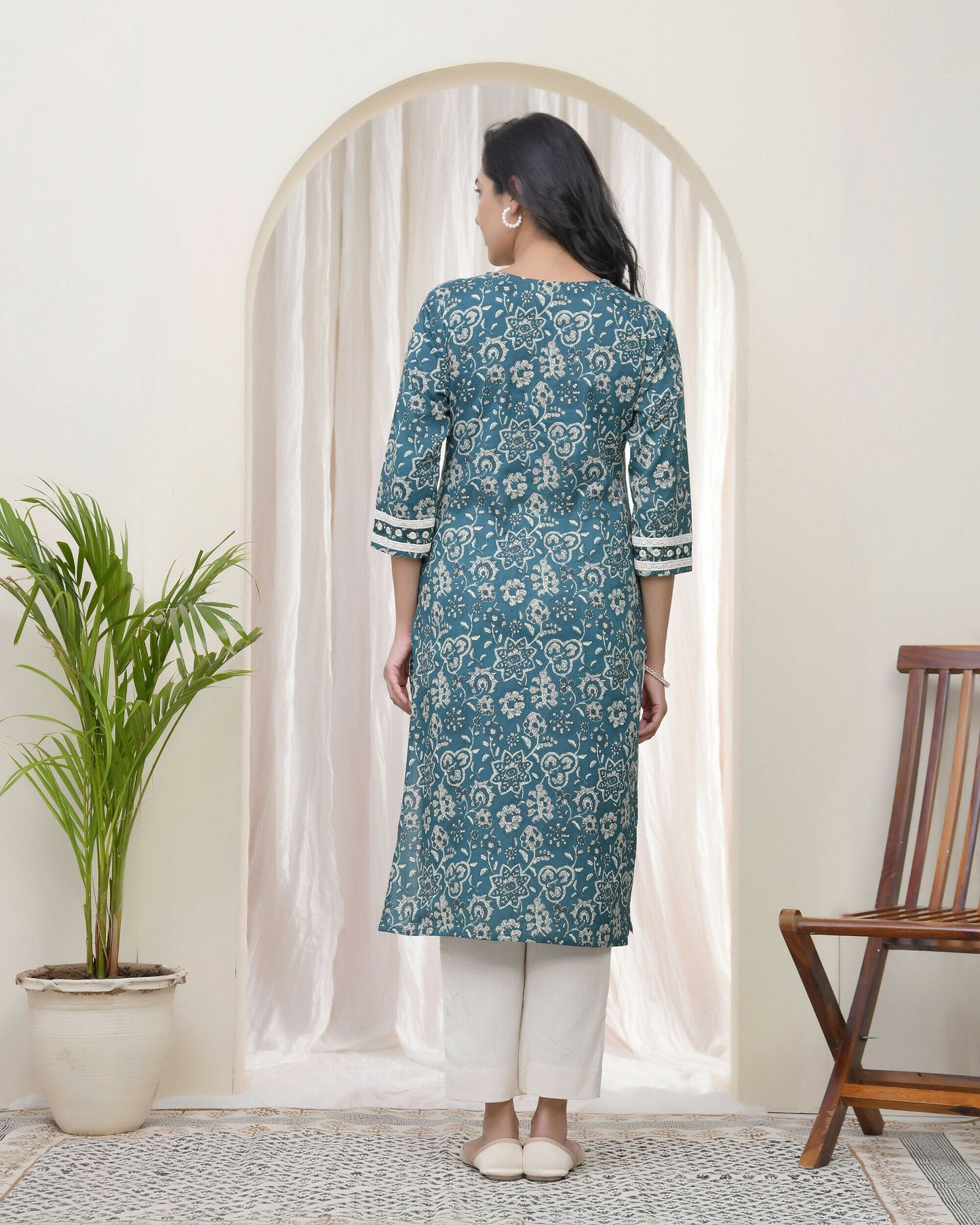 Vaasva Women Ferozi Cotton Printed Straight Kurti With Pant - Swadesiicart