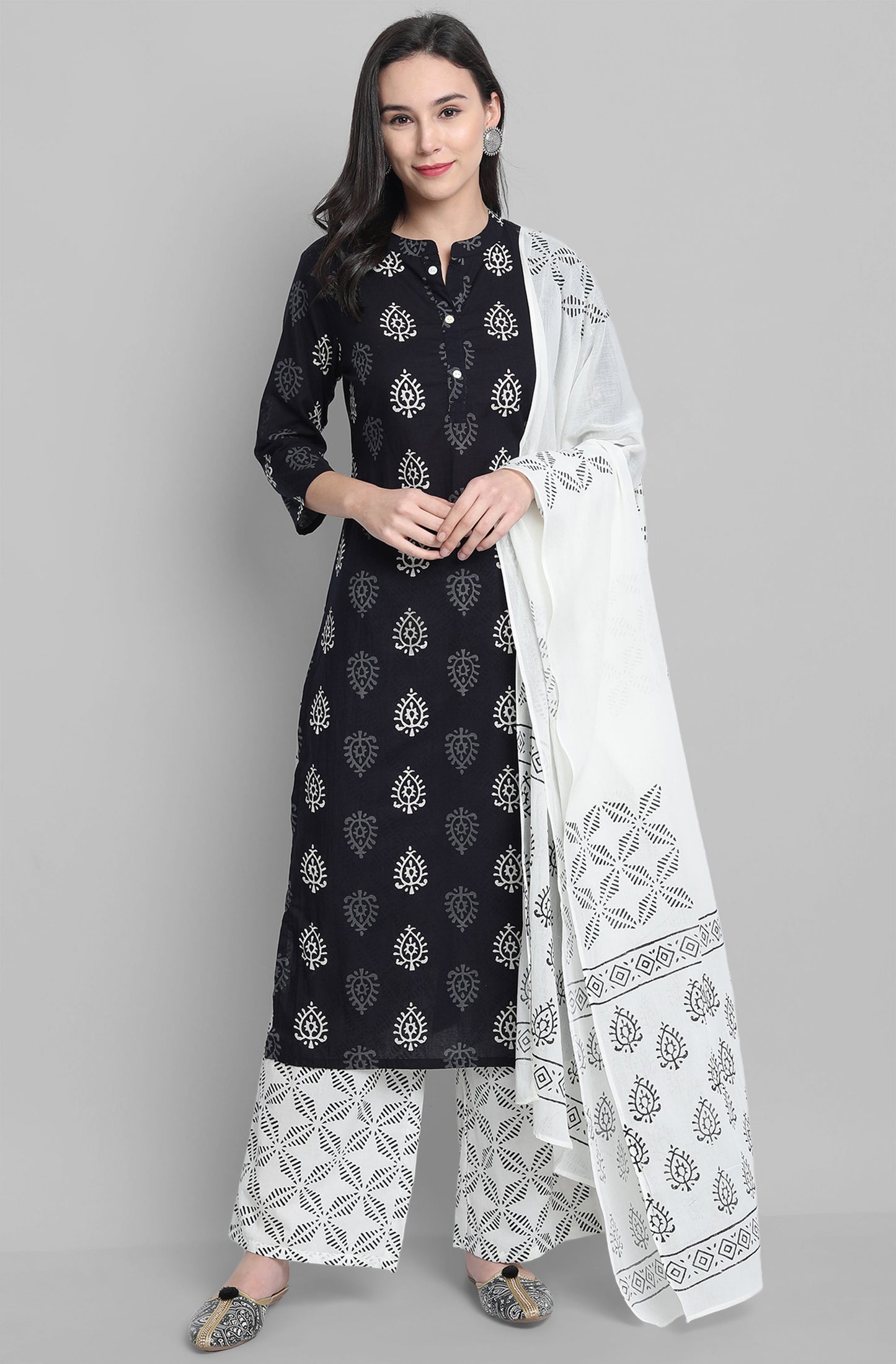 Janasya Women's Black Cotton Block Print Kurta With Palazzo And Dupatta | Swadesiicart