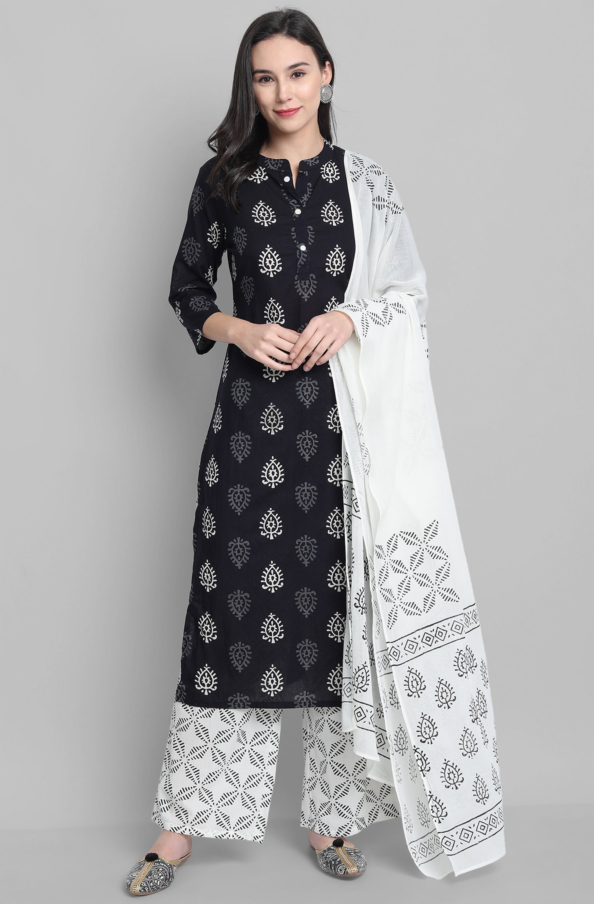Janasya Women's Black Cotton Block Print Kurta With Palazzo And Dupatta | Swadesiicart