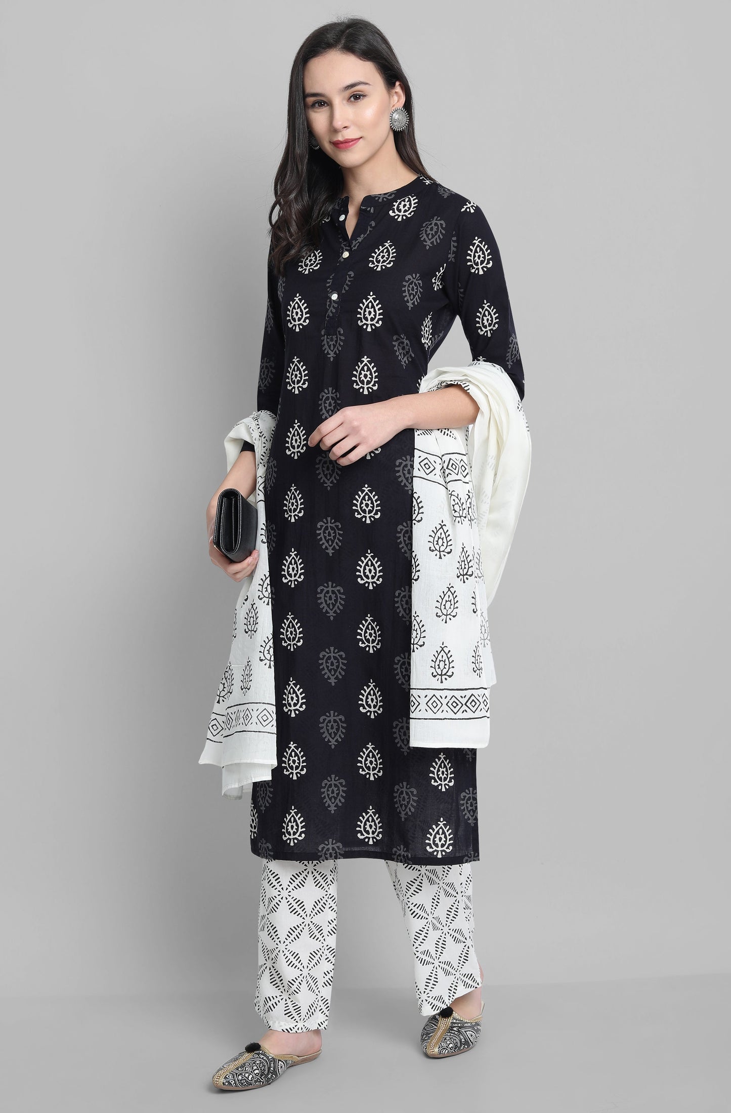 Janasya Women's Black Cotton Block Print Kurta With Palazzo And Dupatta | Swadesiicart