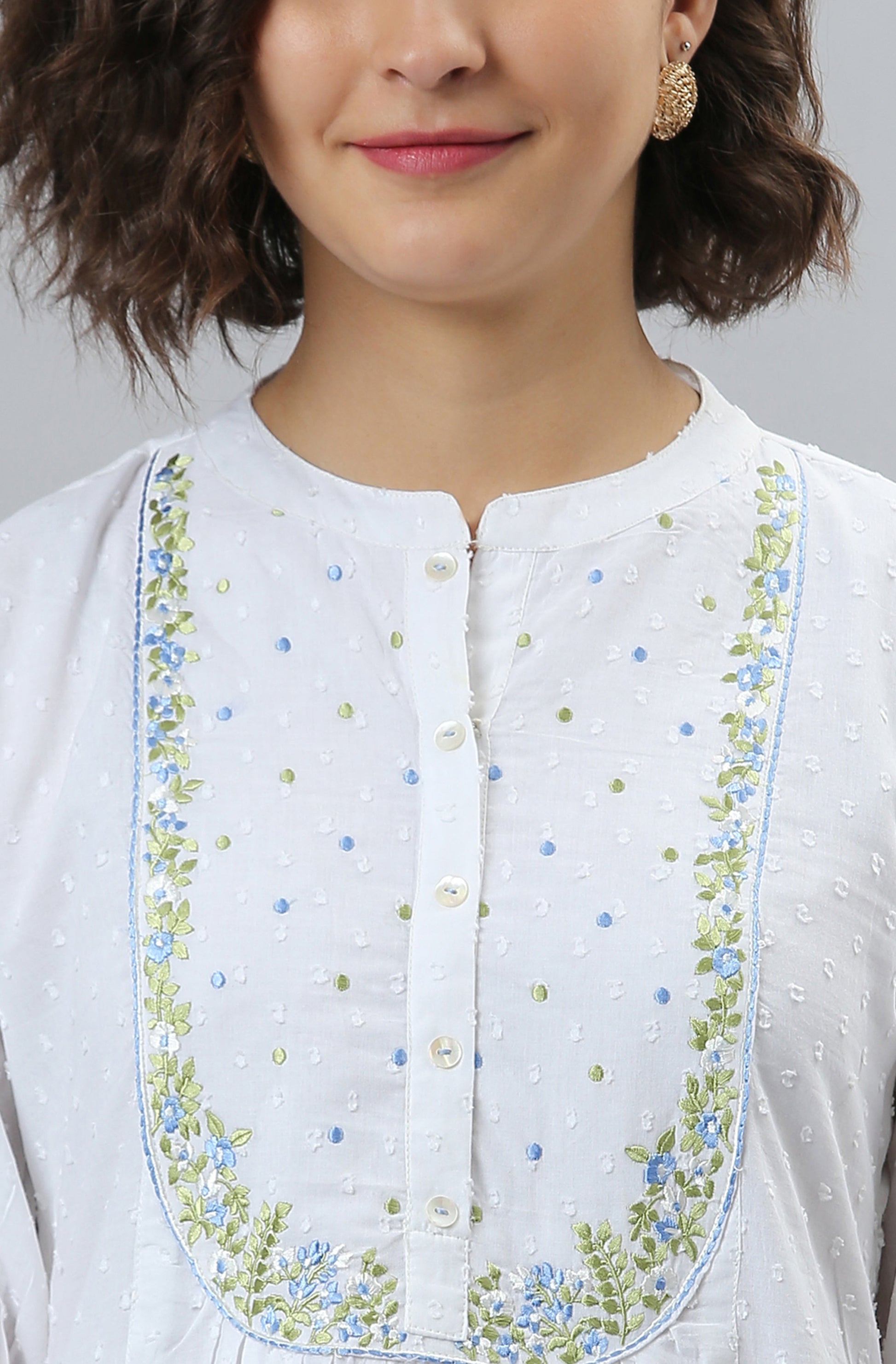 Janasya Women's White Cotton Embroidered Flared Kurta | Swadesiicart