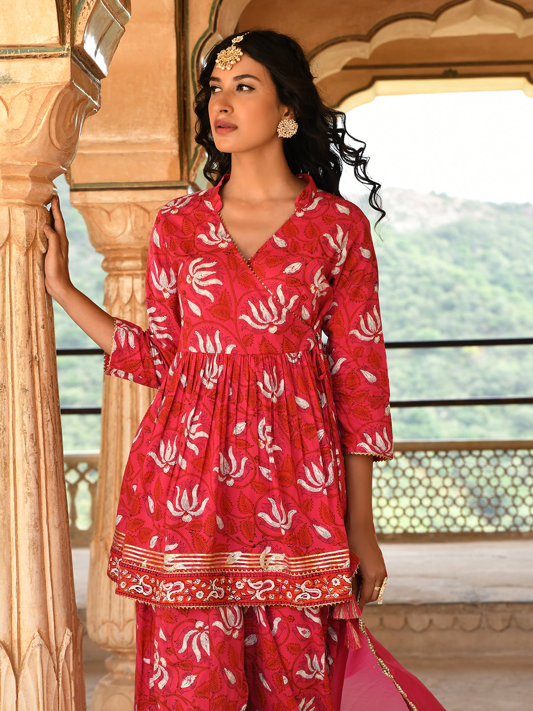 Janasya Women's Pink Cotton Floral Block Print Short Kurta With Sharara And Dupatta | Swadesiicart
