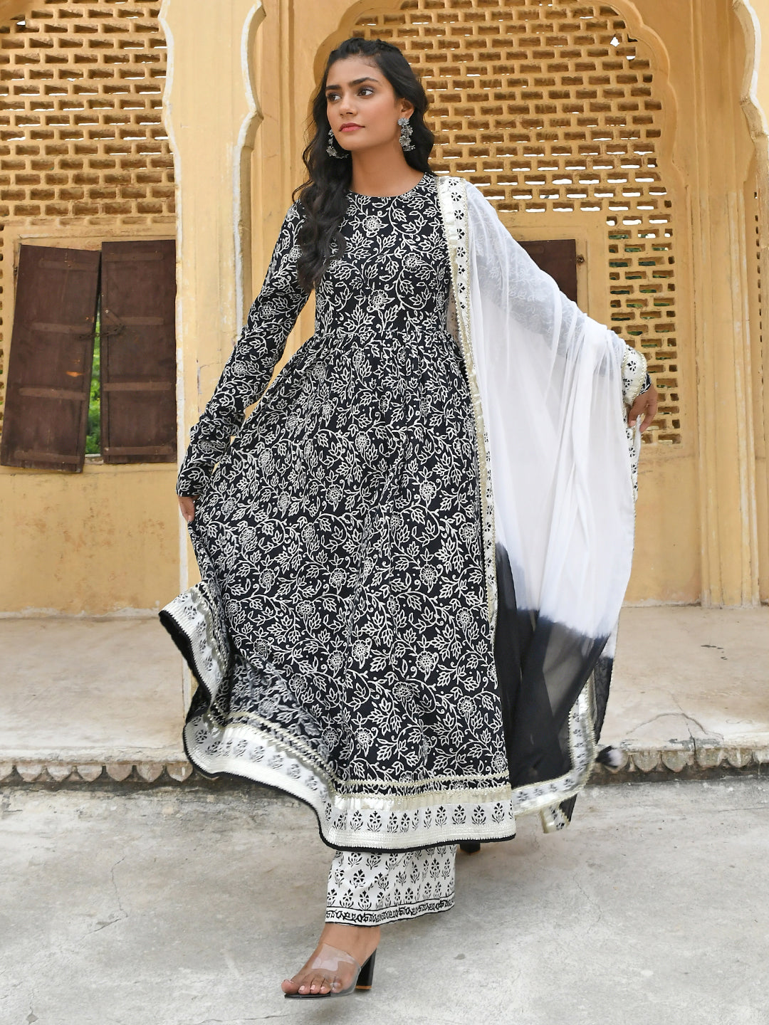 Janasya Women's Black Cotton Floral Print Kurta With Palazzo And Dupatta | Swadesiicart