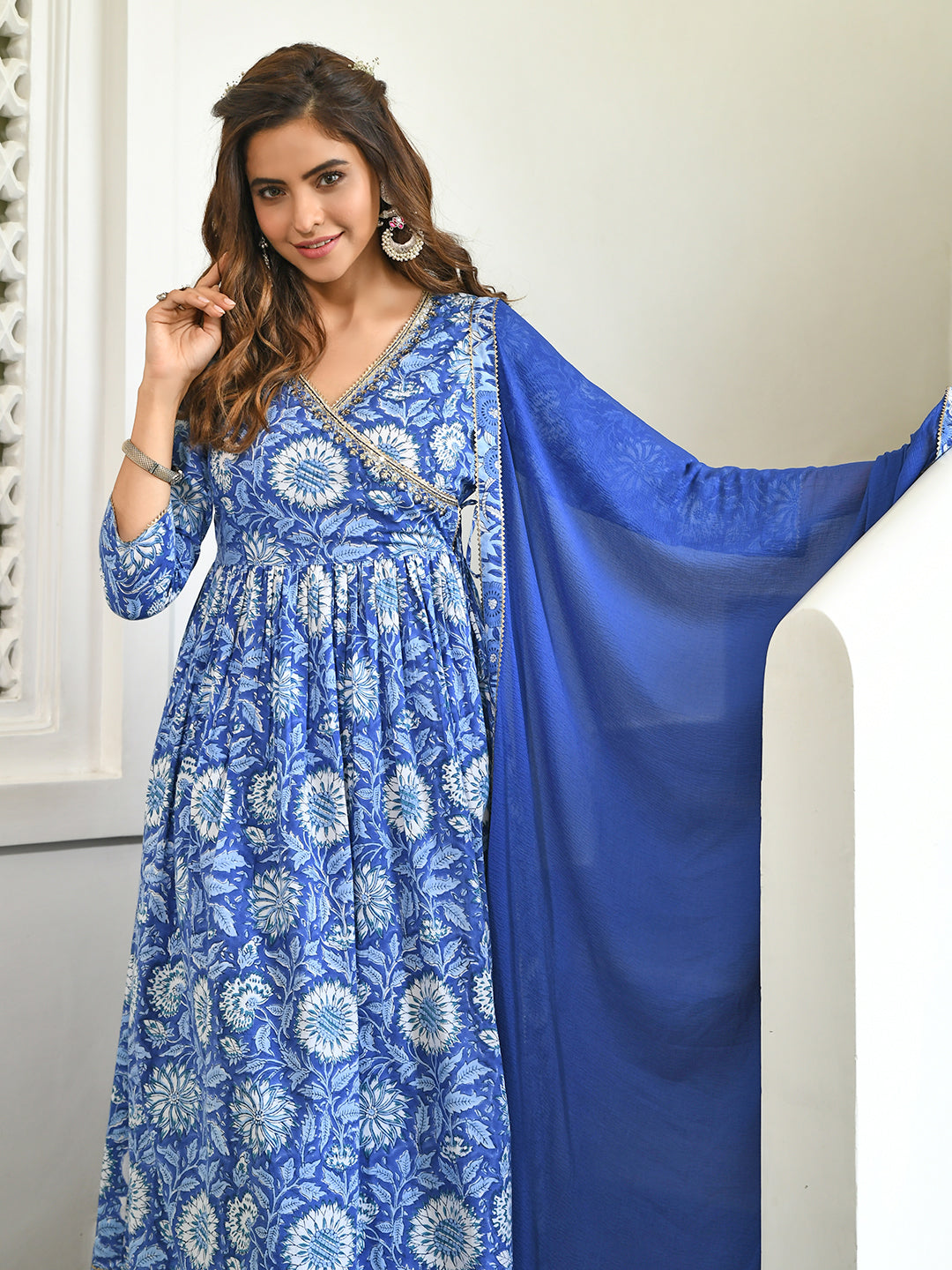 Janasya Women's Blue Cotton Floral Block Print Kurta With Flared Palazzo And Dupatta | Swadesiicart
