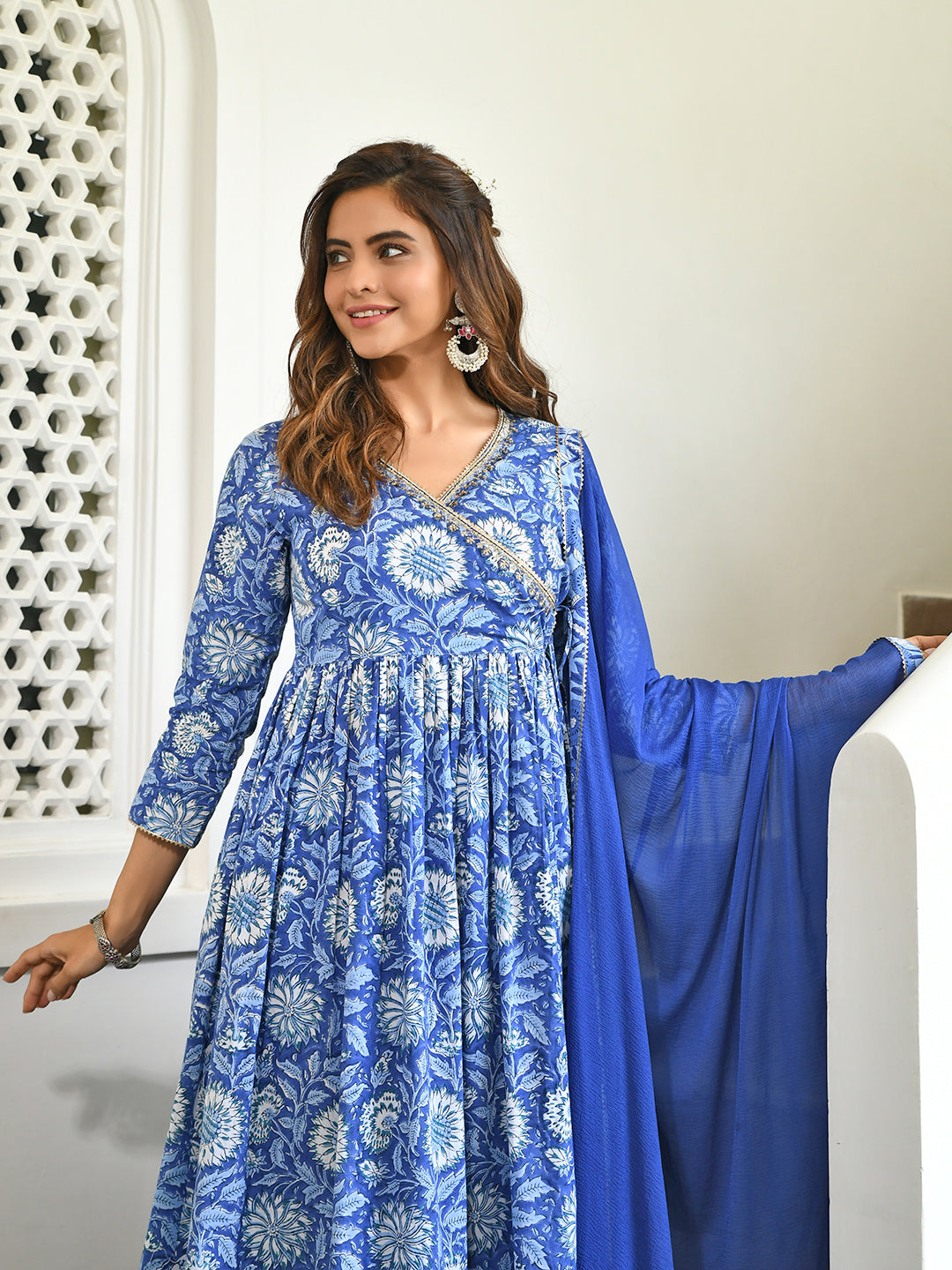 Janasya Women's Blue Cotton Floral Block Print Kurta With Flared Palazzo And Dupatta | Swadesiicart