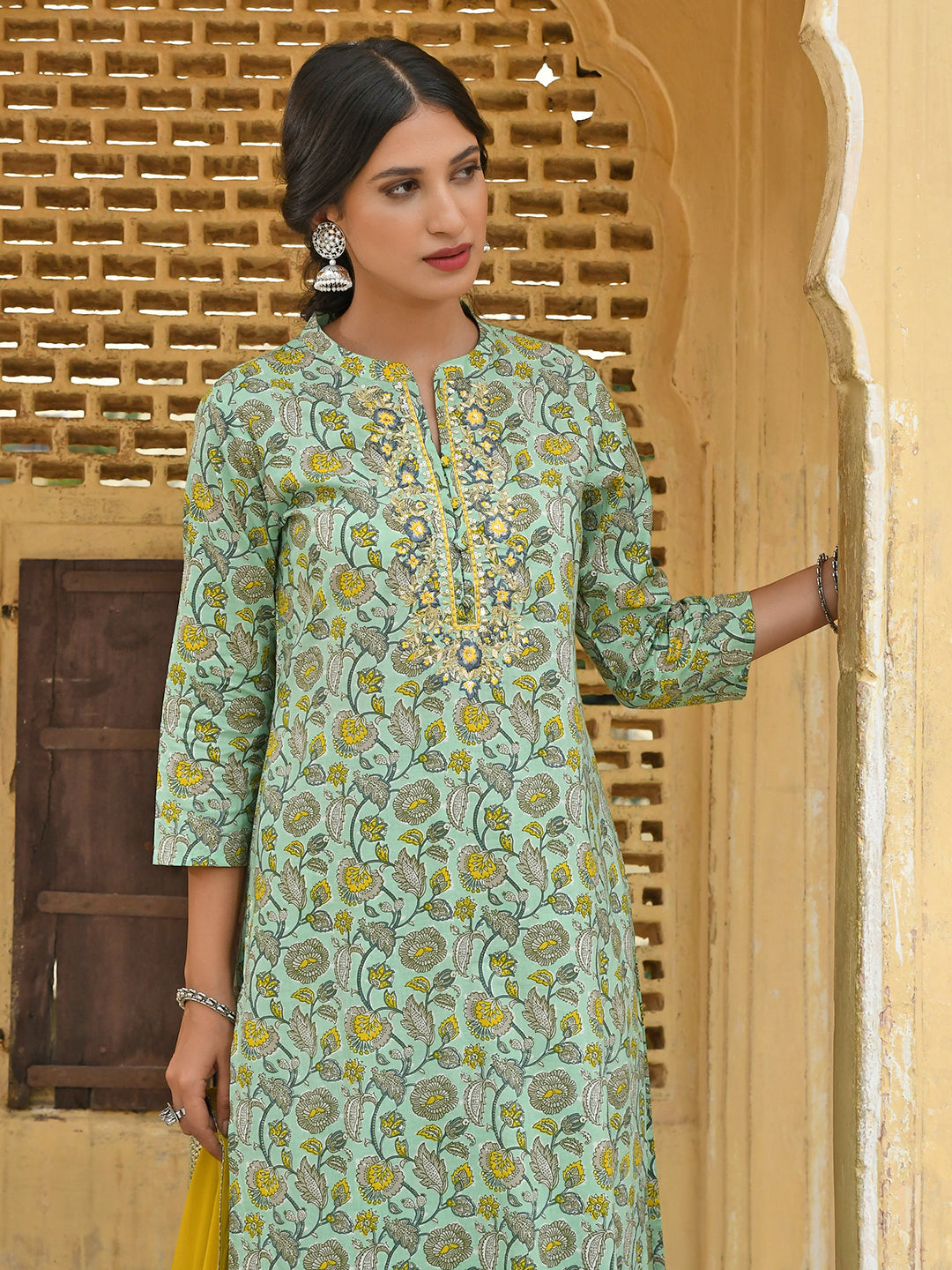 Janasya Women's Light Green Cotton Floral Print Kurta With Flared Palazzo And Dupatta | Swadesiicart
