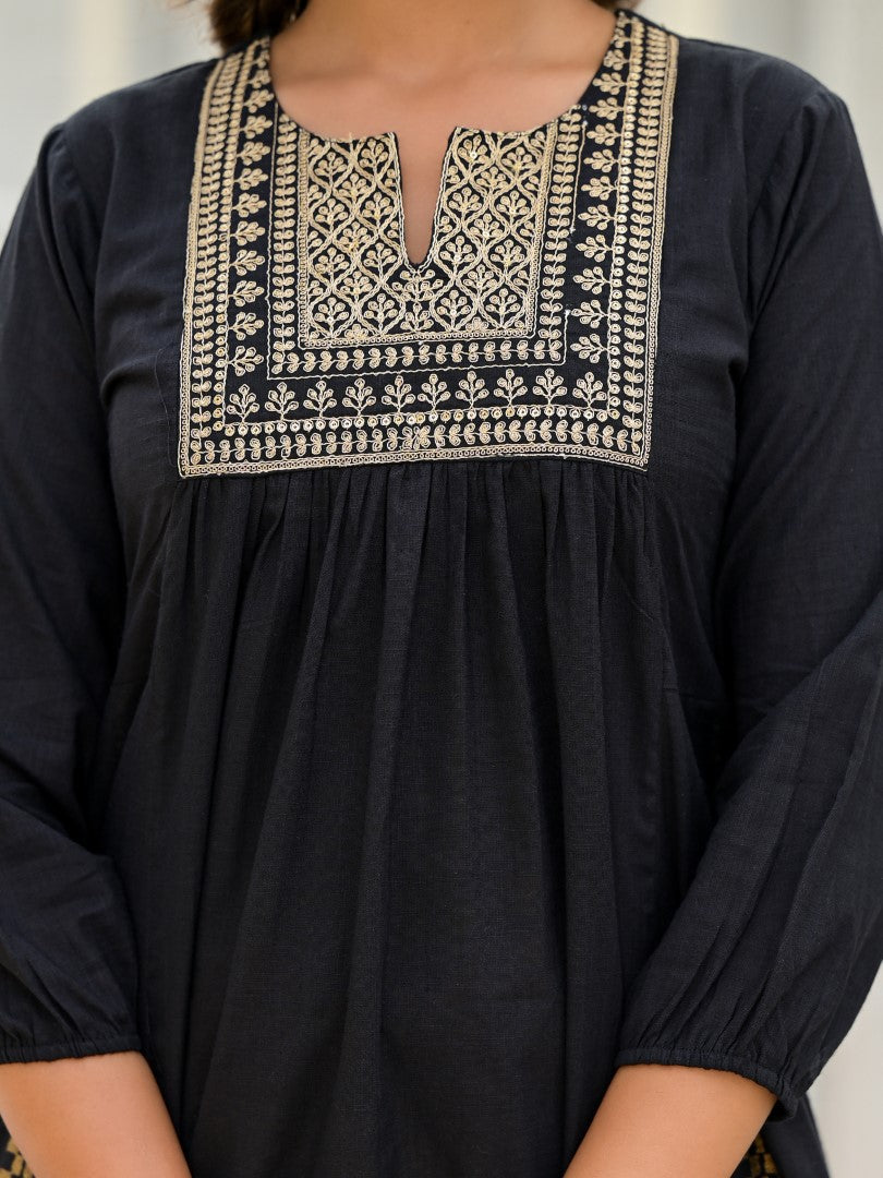 Juniper Women's Black Ethnic Motif Printed Tunic & Dhoti Pant Co-Ord Set For With Zari Embroidery - Swadesiicart